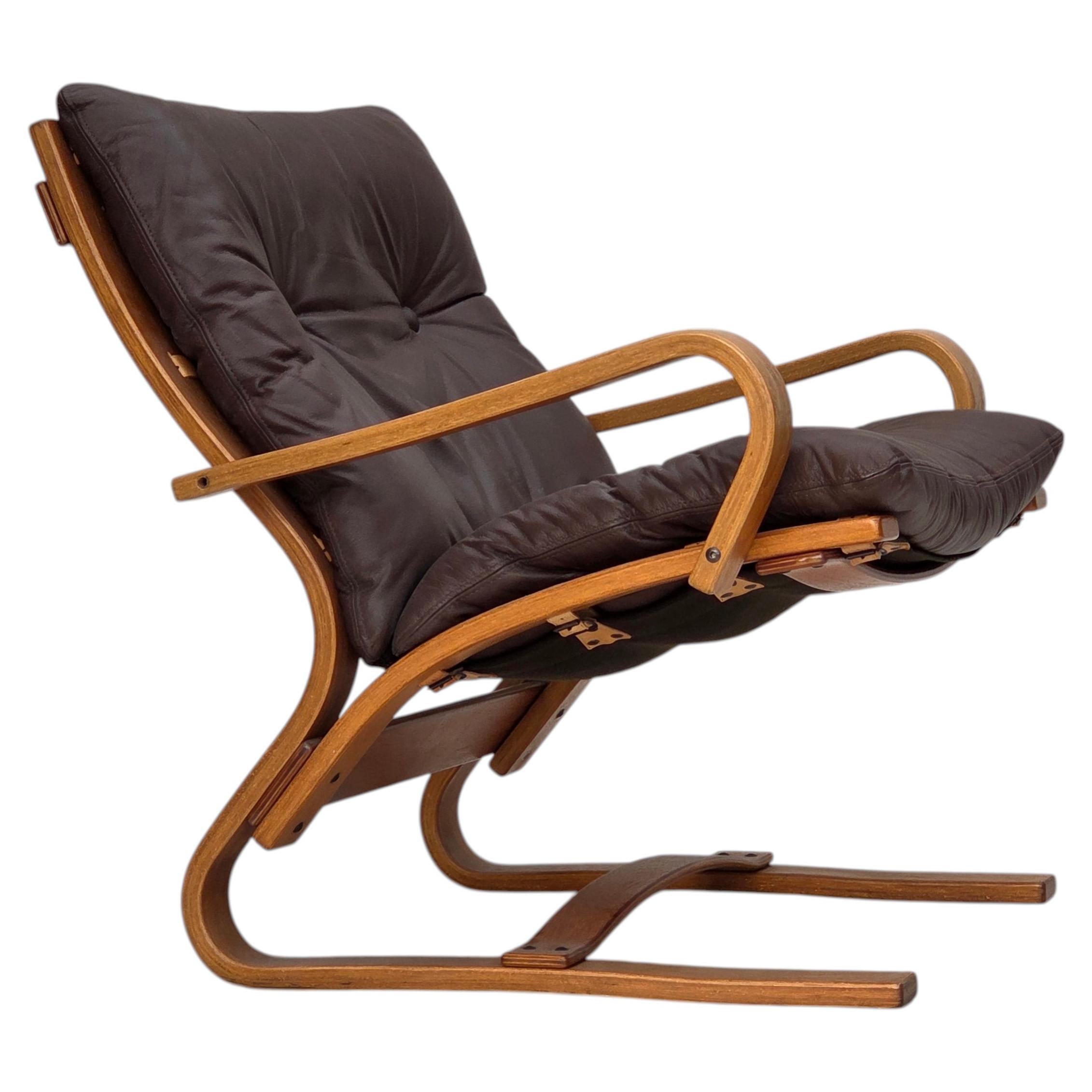 1970s, Danish armchair by Komfort, furniture leather, canvas, bent wood. For Sale