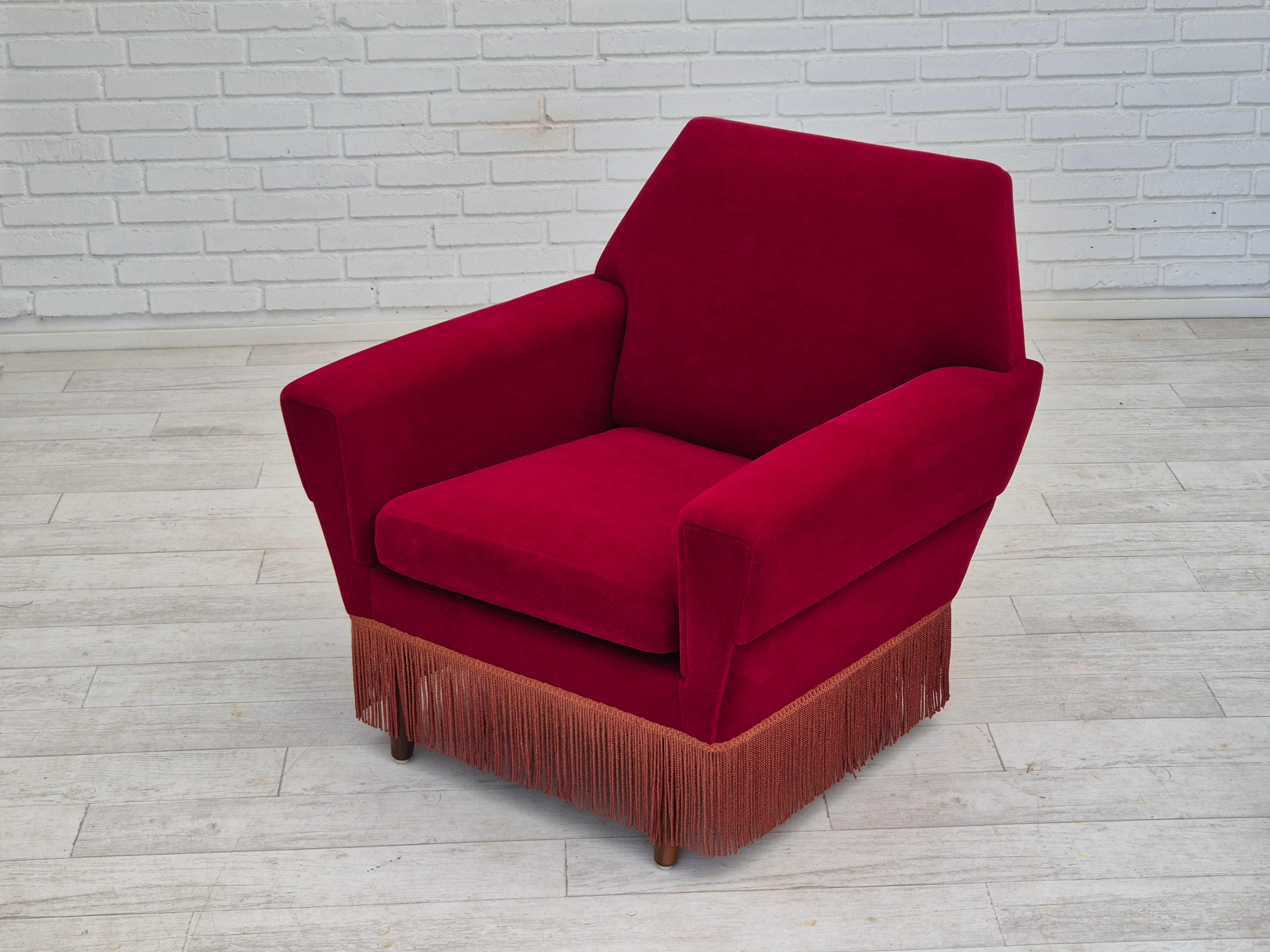1970s, Danish armchair by Ryesberg Møbler, original condition, velour fabric. For Sale 8