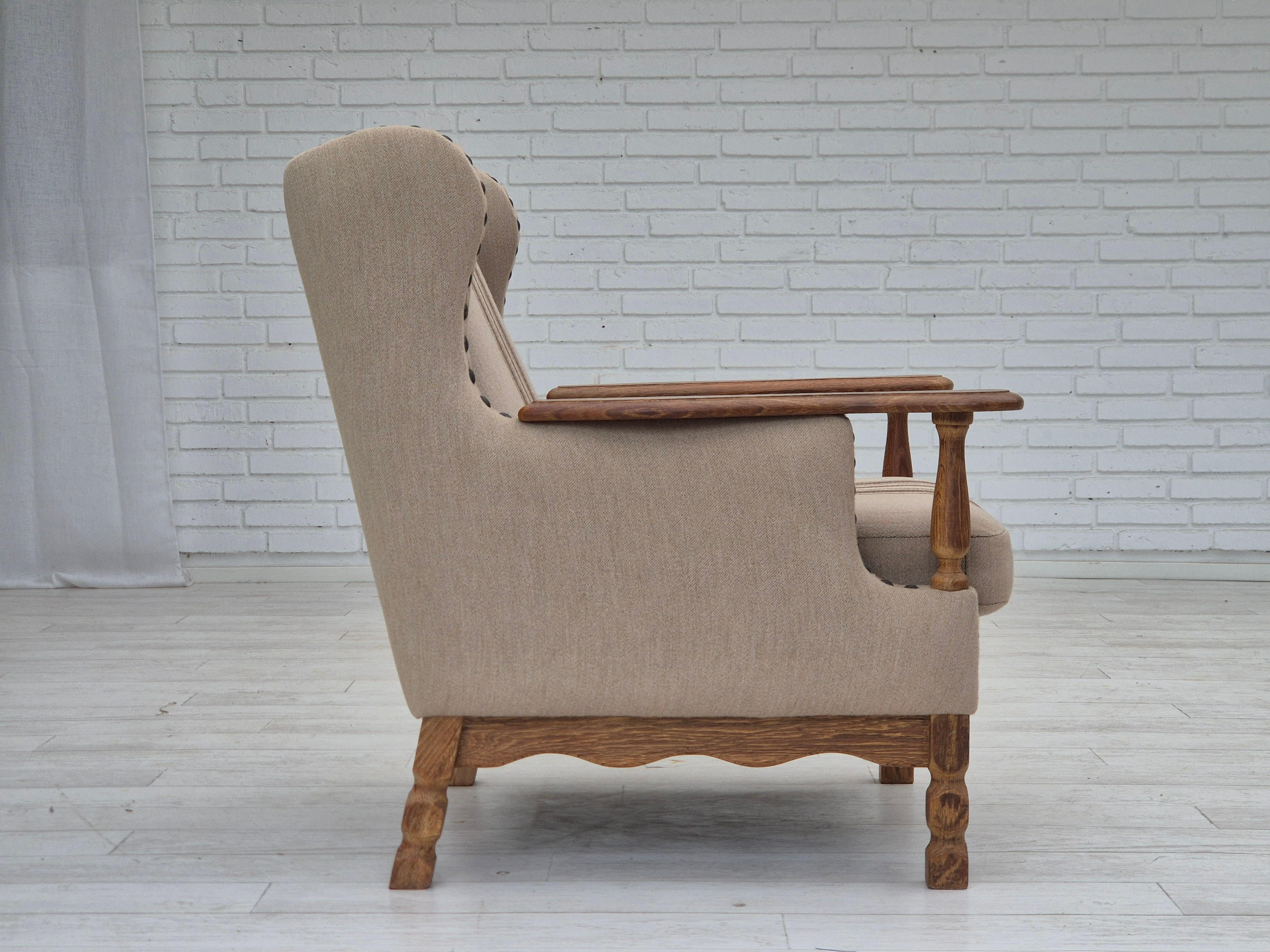 1970er, Dänischer Sessel, Möbel Wollstoff, Eichenholz, Originalzustand. (Wolle) im Angebot