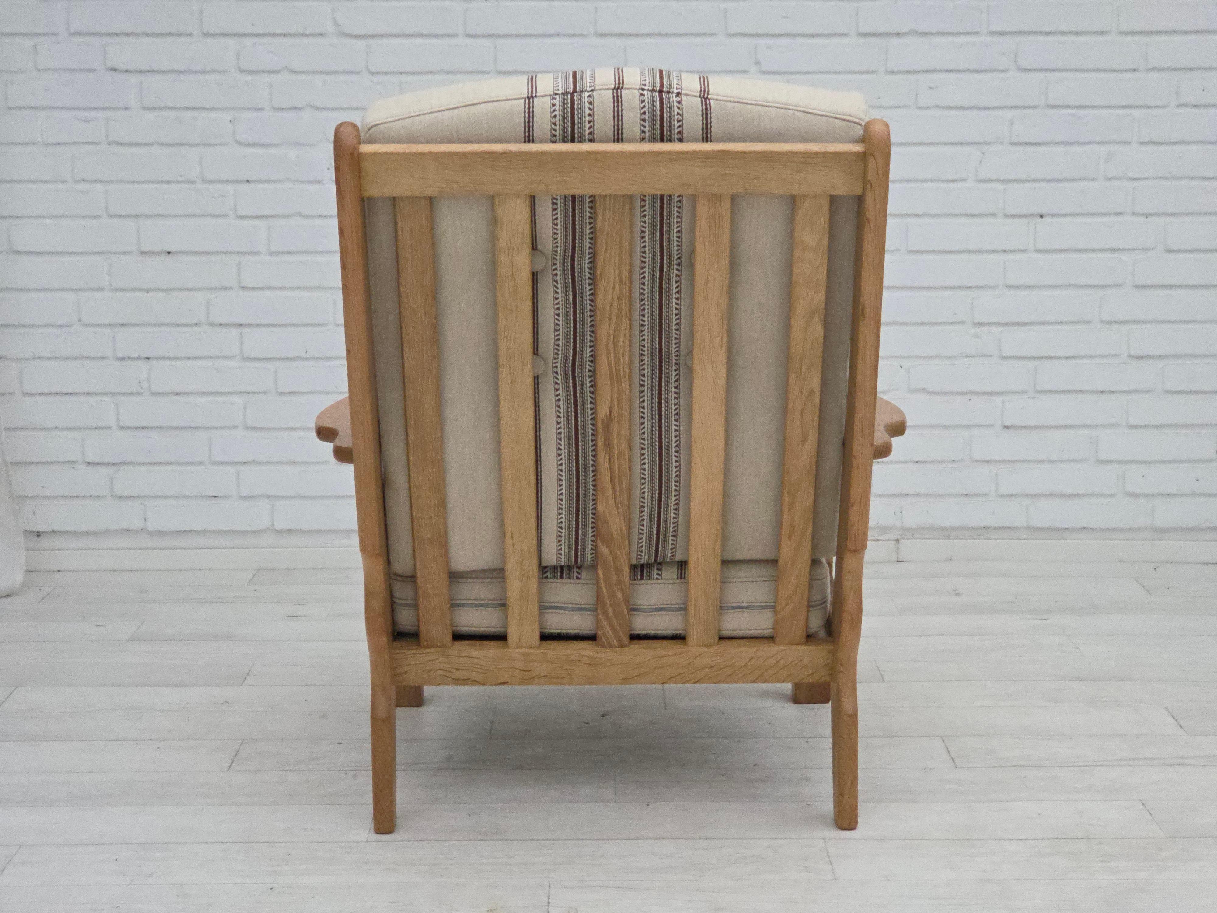 Anni '70, poltrona danese, mobili in lana, legno massiccio di Oak. in vendita 1