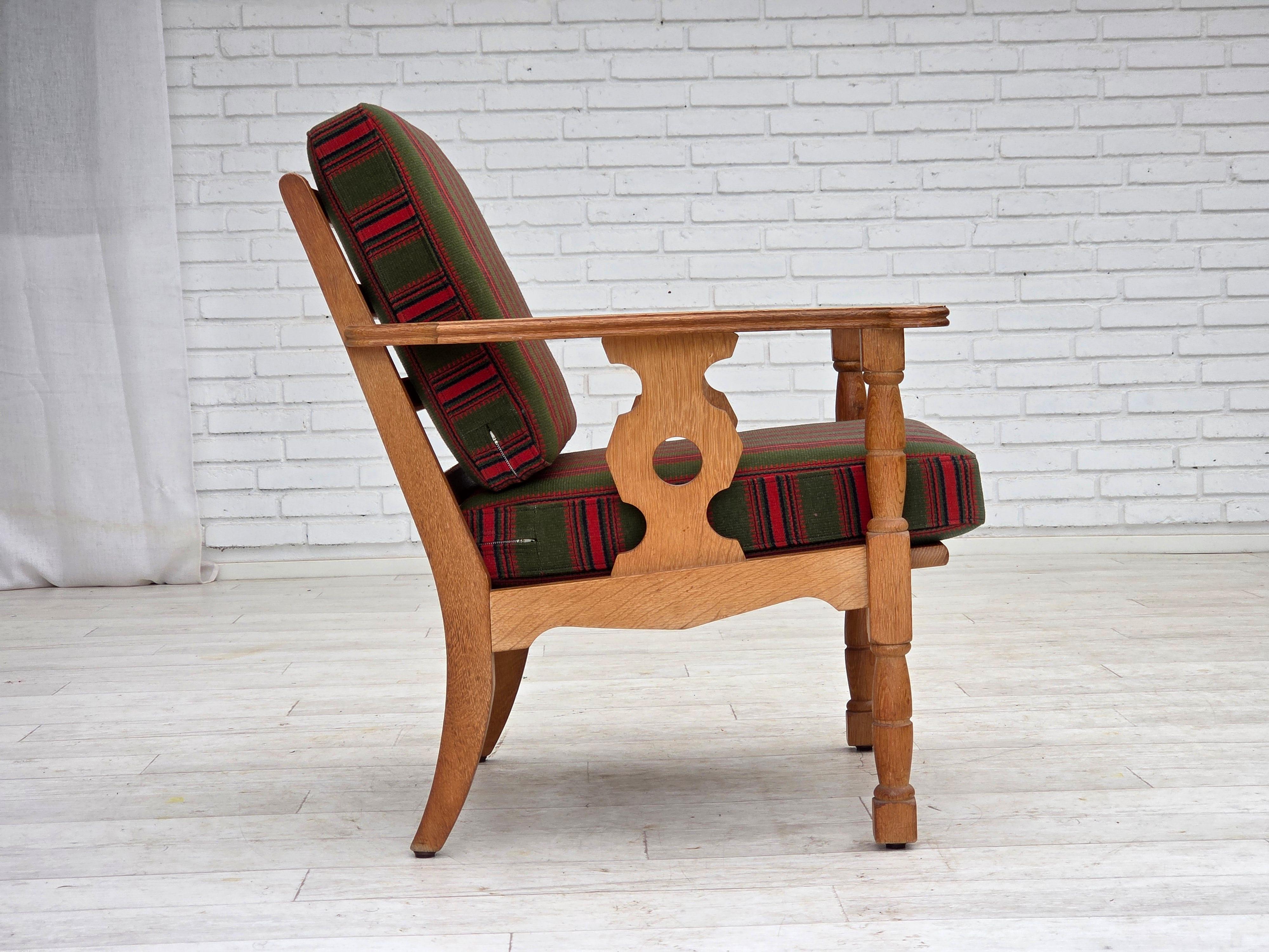 Años 70, sillón danés, muebles de lana verde, madera maciza de roble. Escandinavo moderno en venta