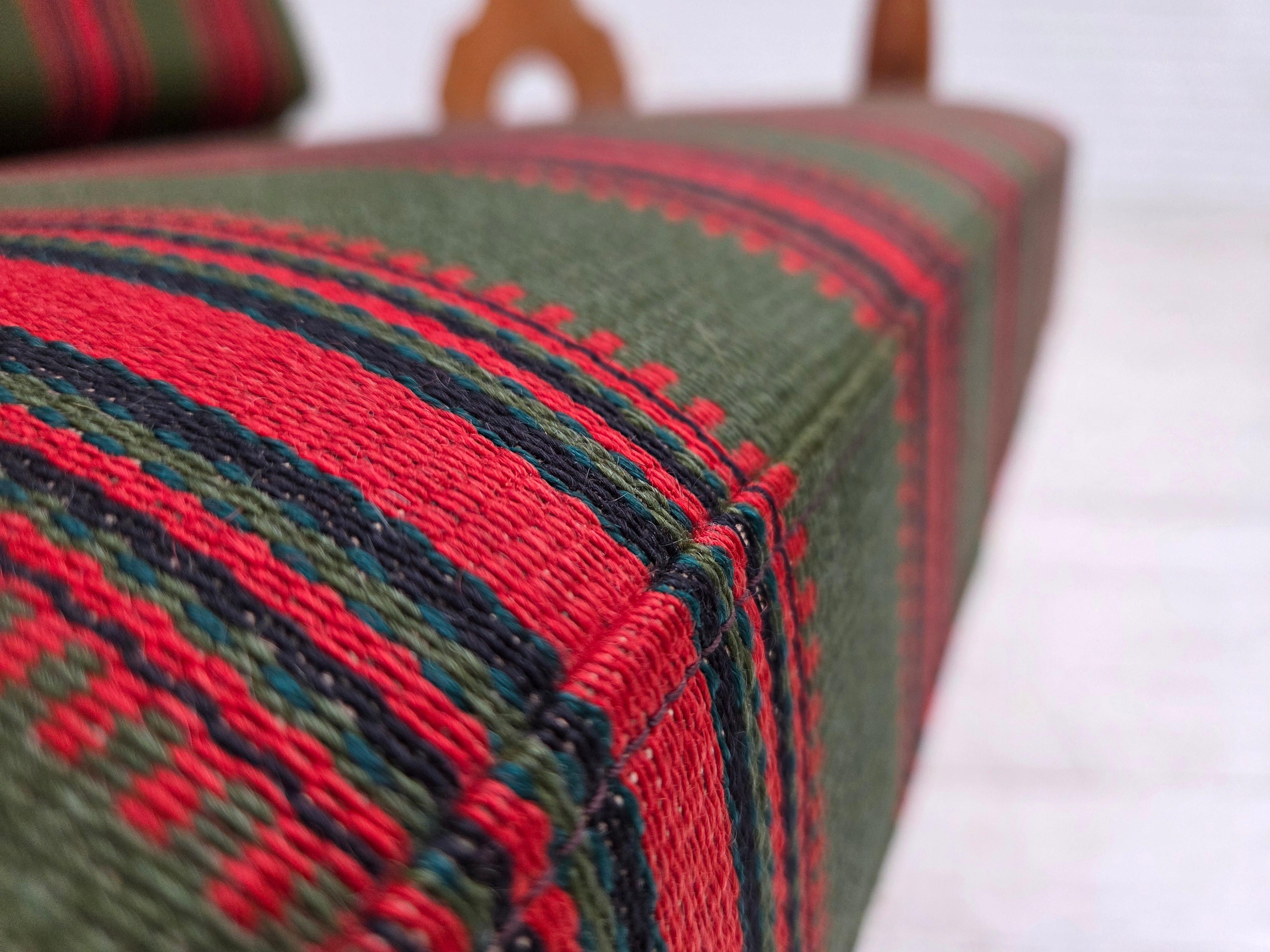 Años 70, sillón danés, muebles de lana verde, madera maciza de roble. en venta 2