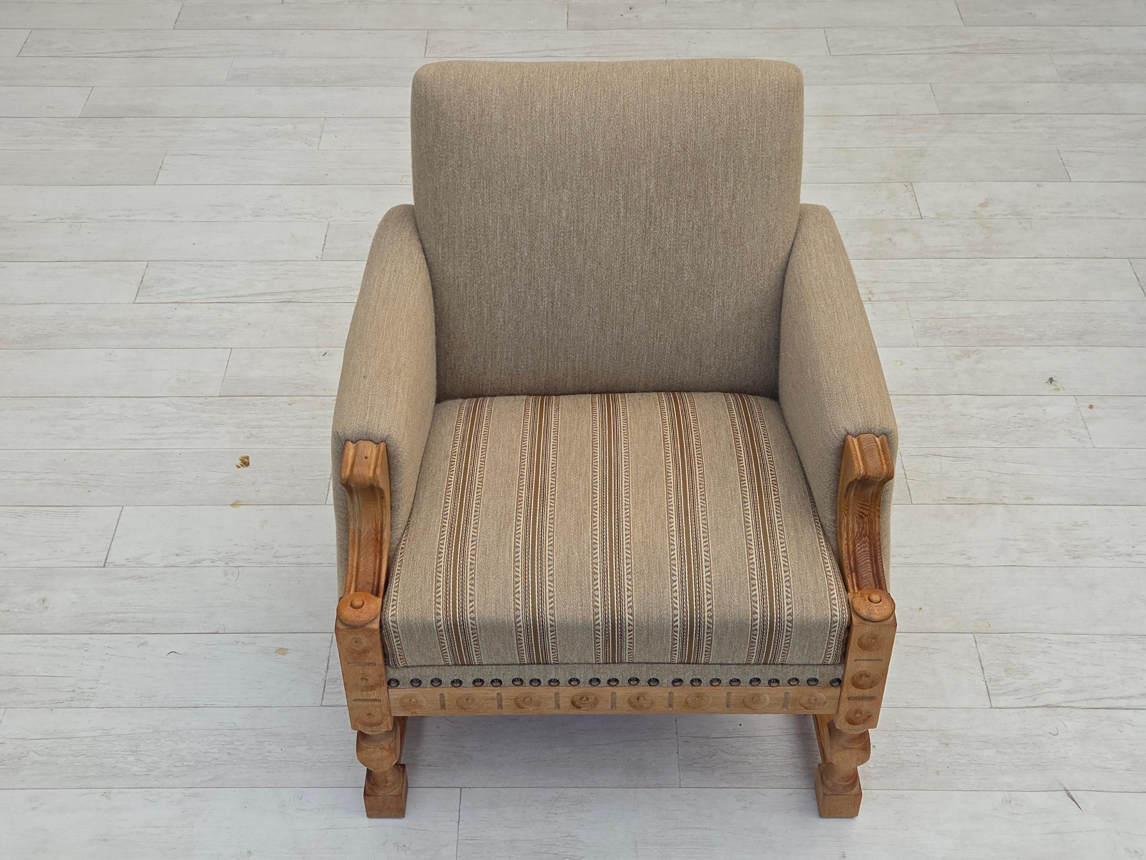 1970, fauteuil danois, laine d'ameublement beige d'origine, bois de chêne massif. en vente 3