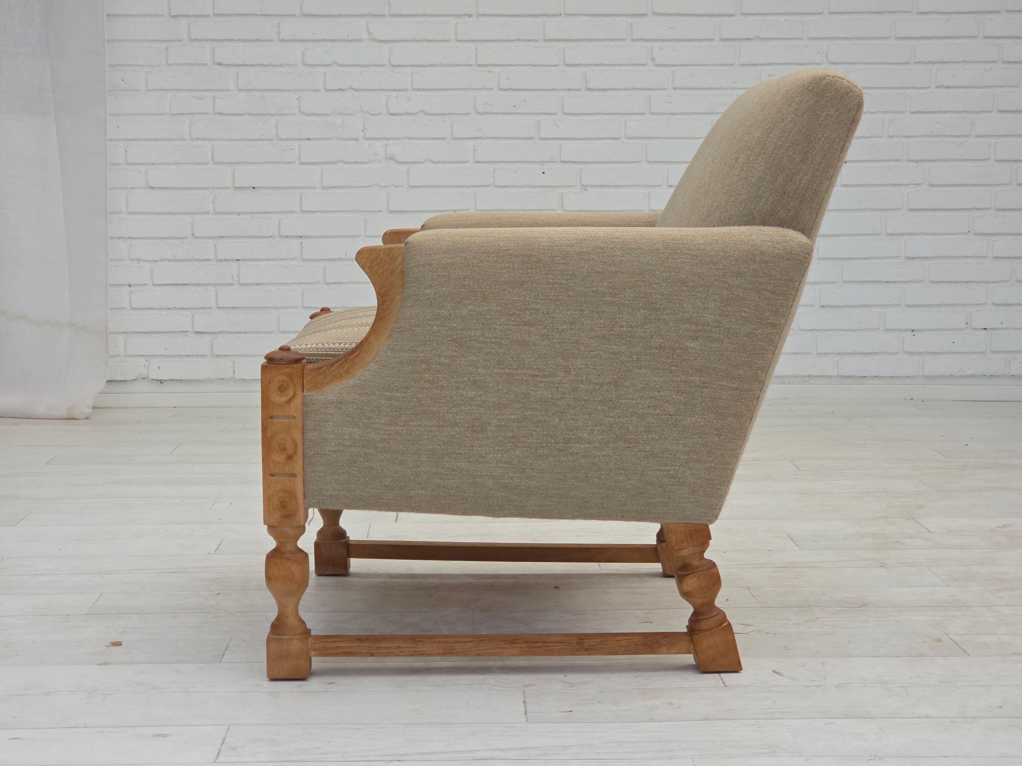 1970, fauteuil danois, laine d'ameublement beige d'origine, bois de chêne massif. en vente 10
