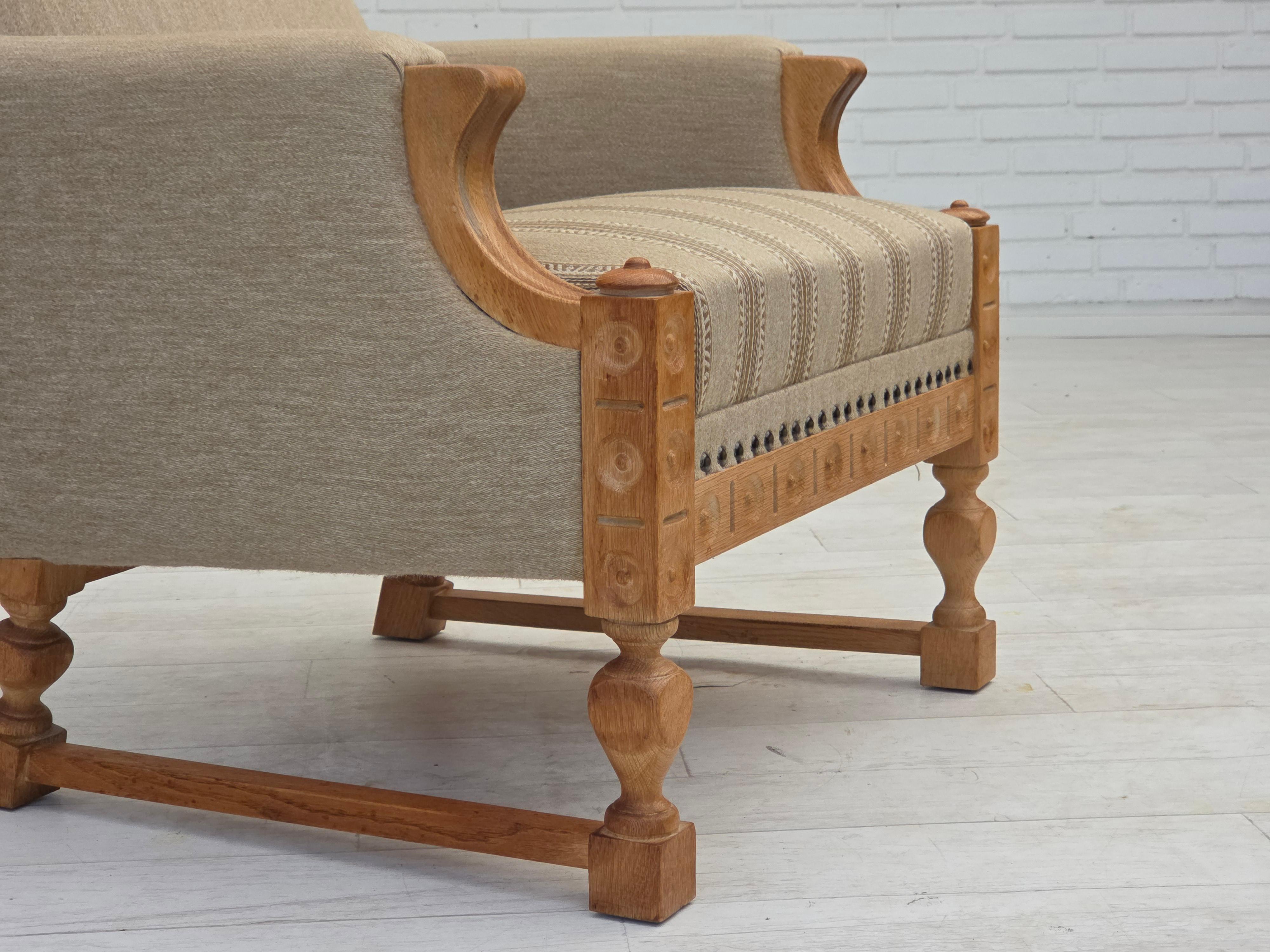 Scandinave moderne 1970, fauteuil danois, laine d'ameublement beige d'origine, bois de chêne massif. en vente