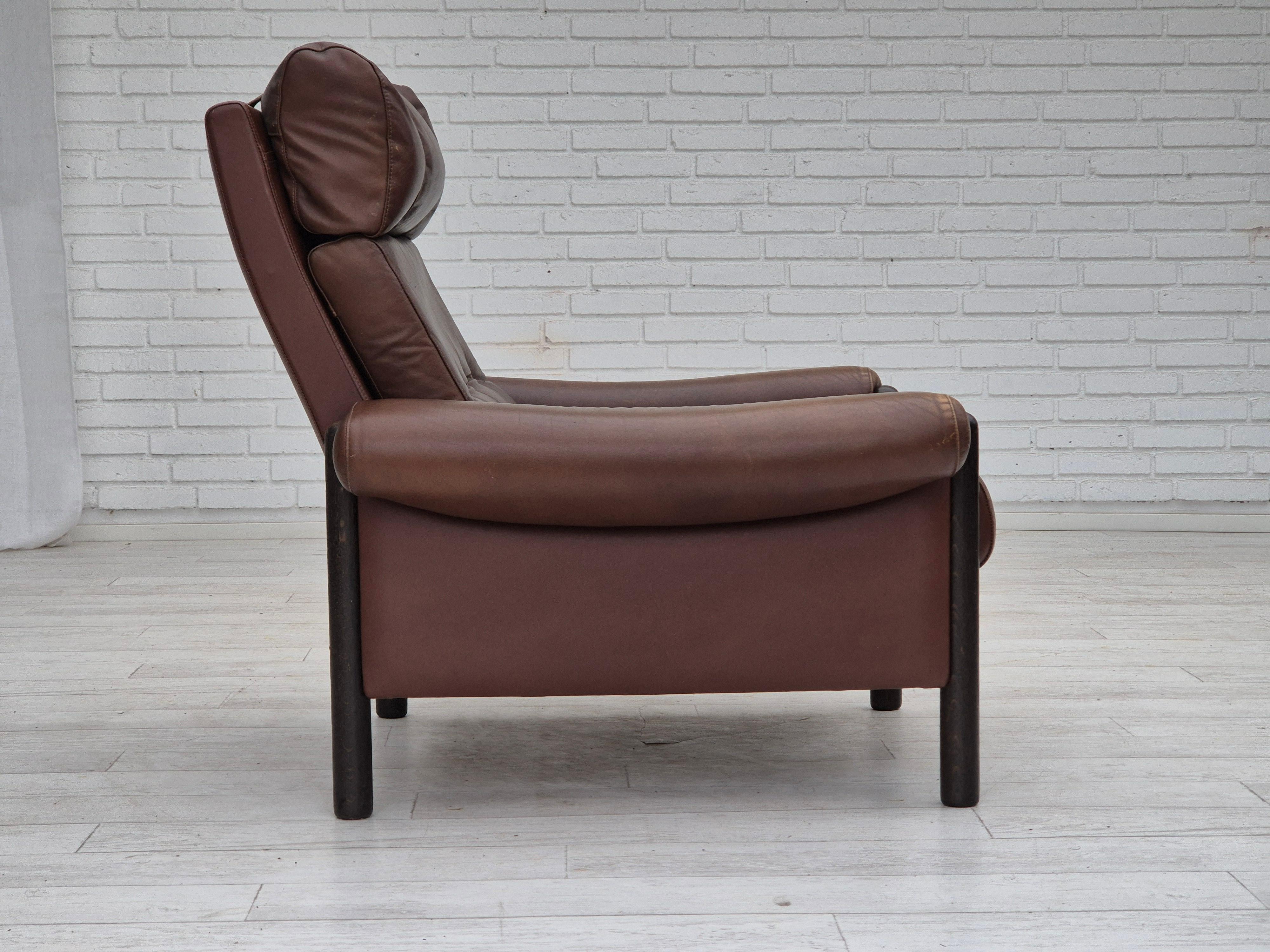 1970s, Danish armchair, original condition, furniture leather, dark oak wood. In Good Condition For Sale In Tarm, 82