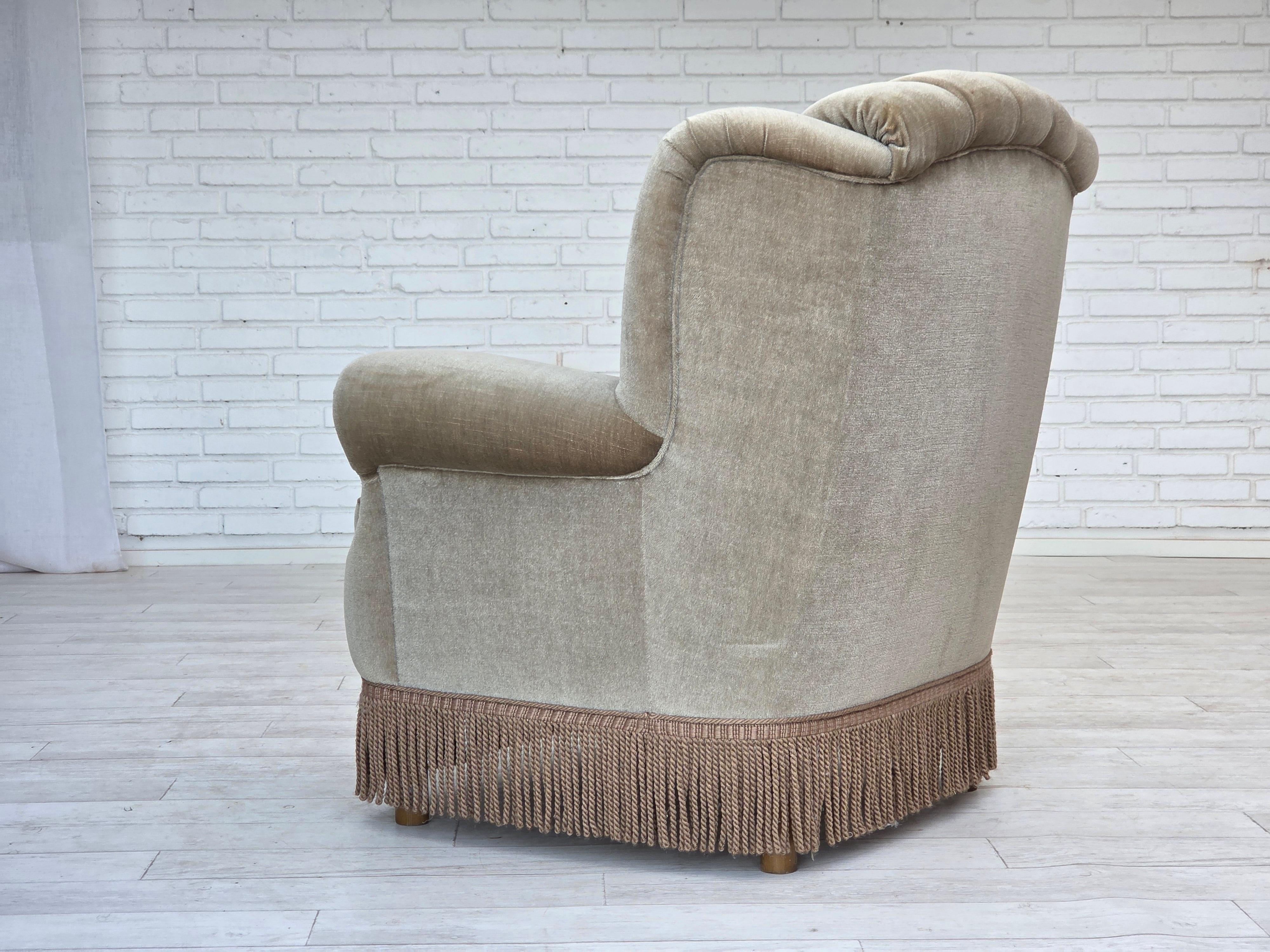 1970s, Fauteuil danois, état d'origine, meuble velours, bois de hêtre. en vente 4