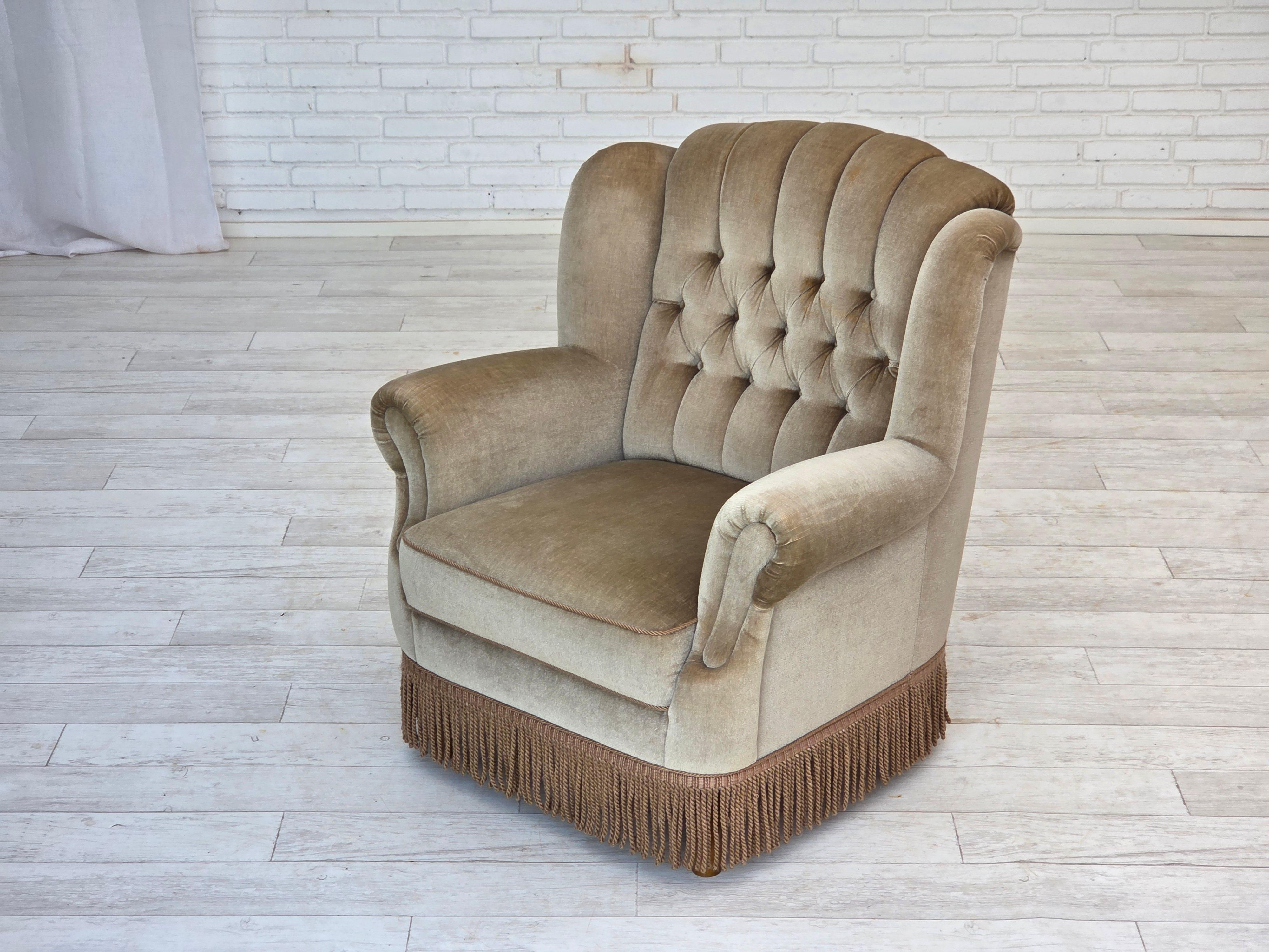 1970s, Fauteuil danois, état d'origine, meuble velours, bois de hêtre. en vente 11