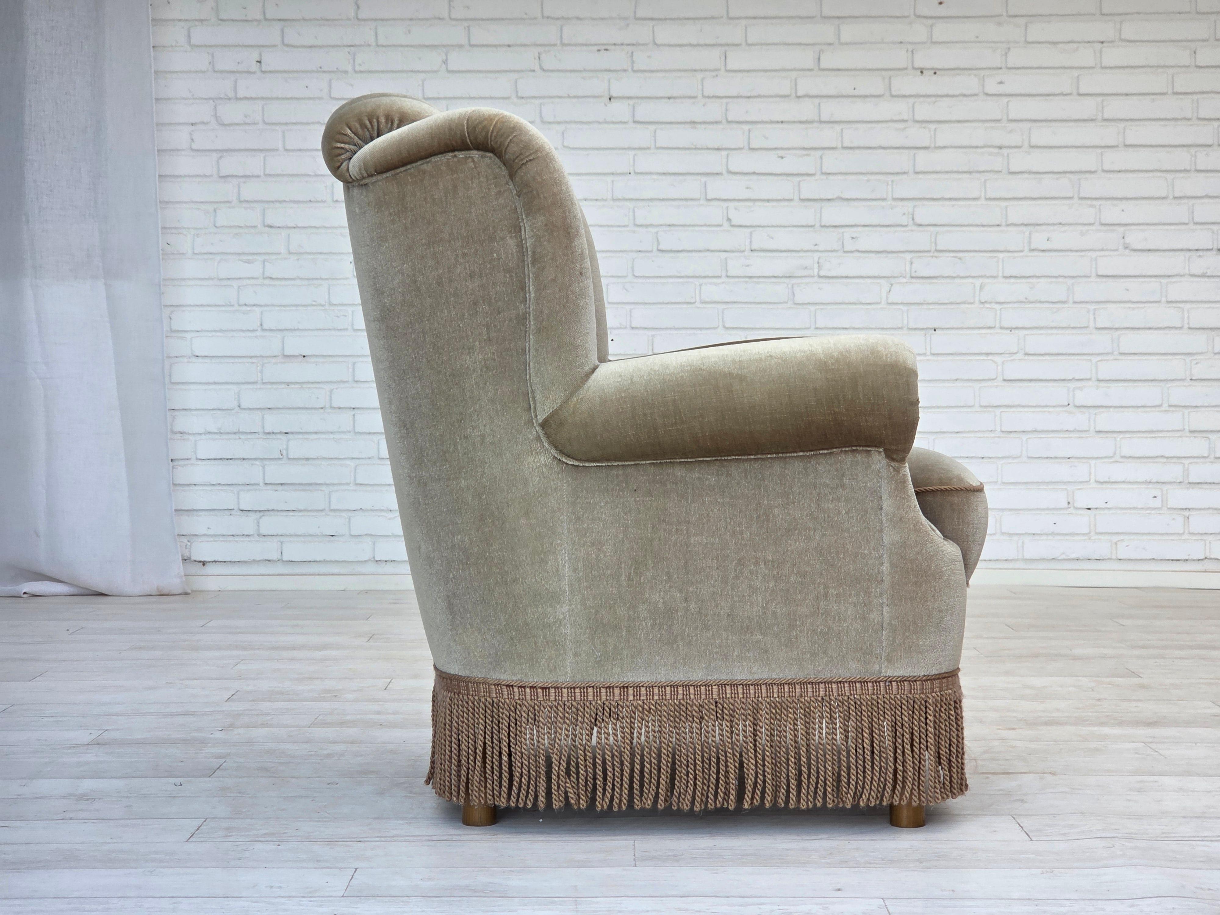 1970s, Fauteuil danois, état d'origine, meuble velours, bois de hêtre. en vente 2