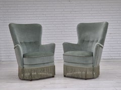 Anni '70, poltrona danese, condizioni originali, arredamento in velluto, gambe in legno di faggio.
