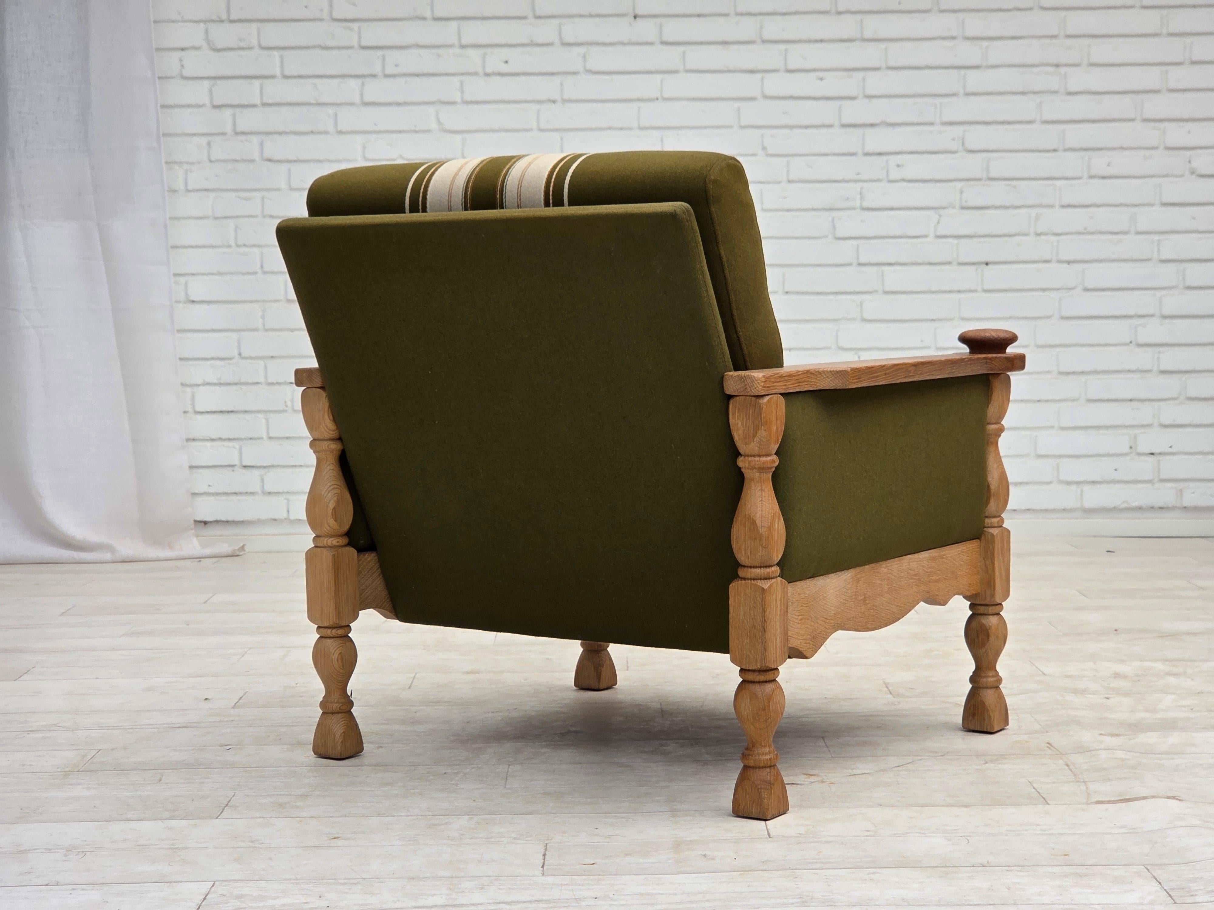 Fine XX secolo Anni '70, poltrona danese, condizioni originali, mobili in lana, legno massiccio di Oak.