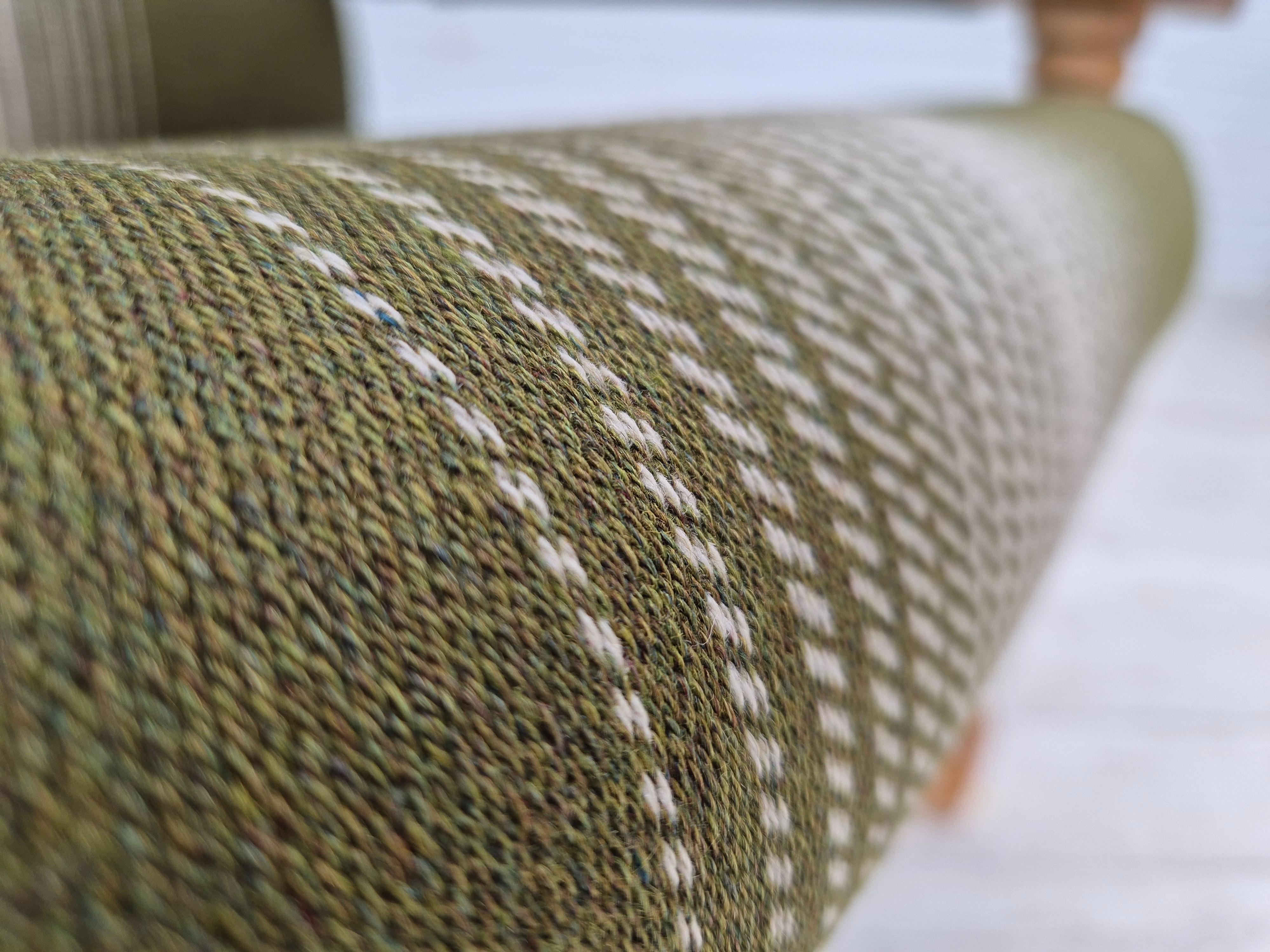 Años 70, sillón danés, estado original, lana, madera maciza de roble. en venta 1