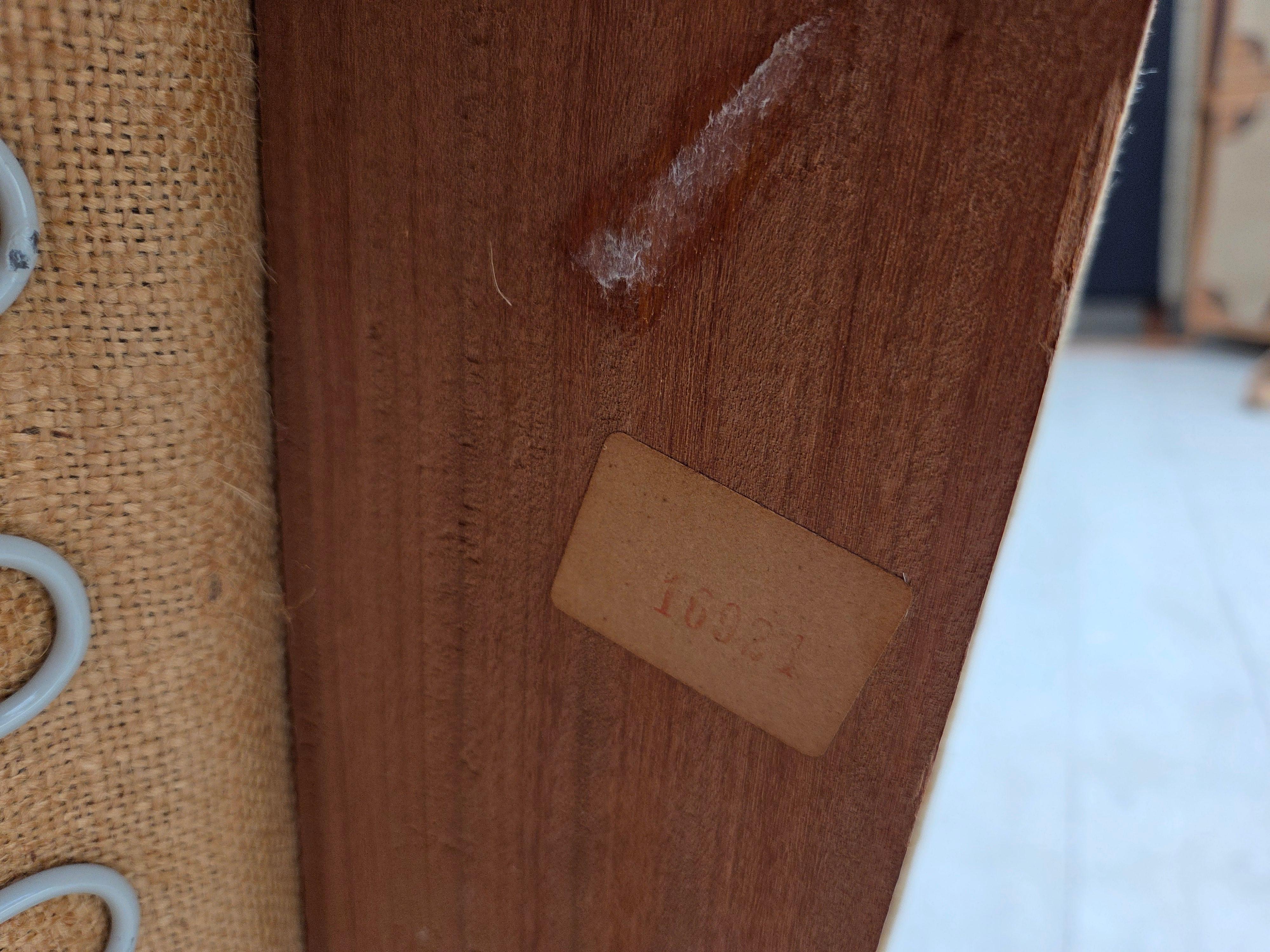 Fauteuil danois des années 1970, velours vert d'origine, pieds en bois de teck. en vente 10