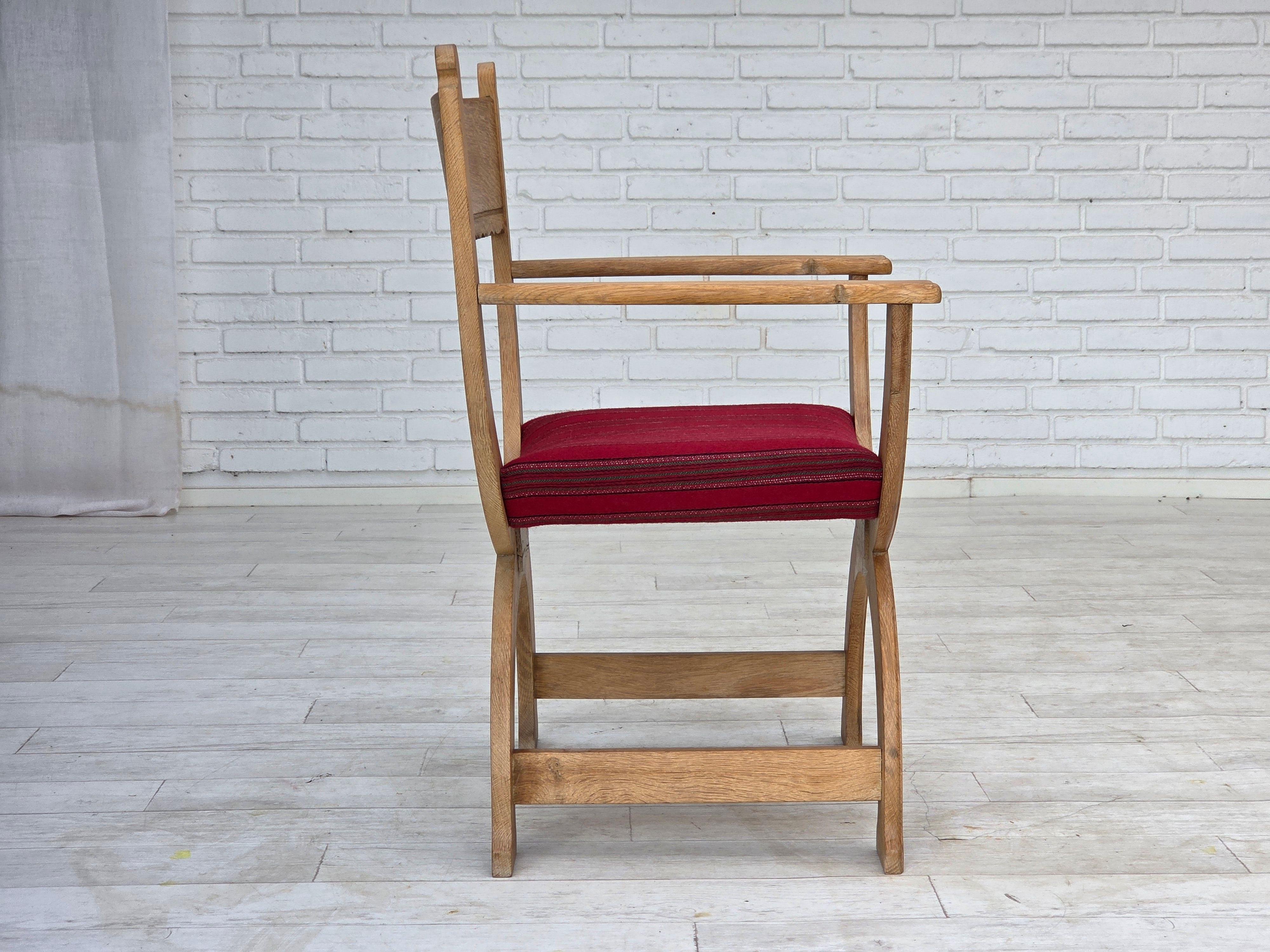 1970er, dänischer Sessel, original rote Möbelwolle, massives Eichenholz. im Angebot 4