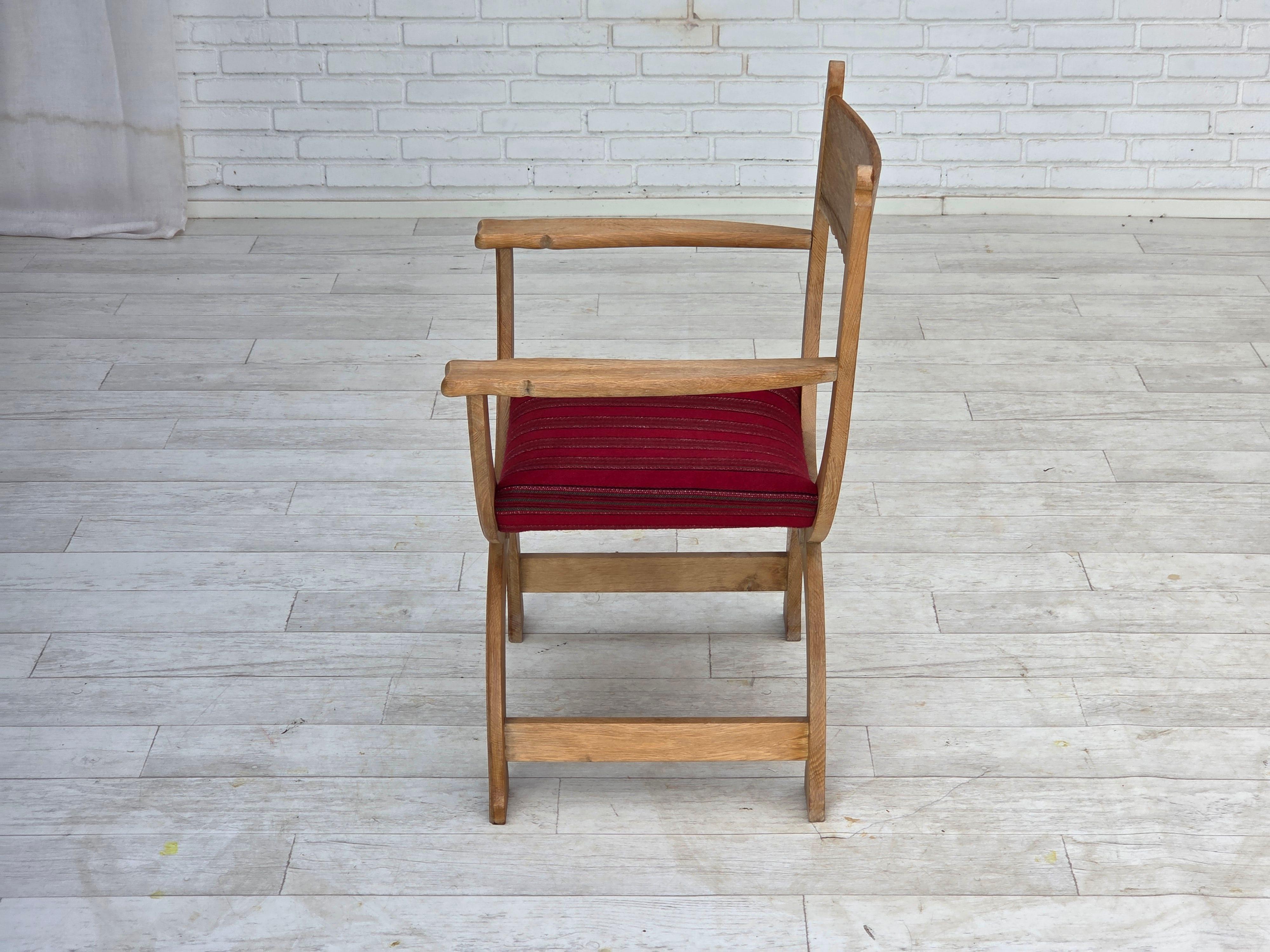 1970er, dänischer Sessel, original rote Möbelwolle, massives Eichenholz. im Angebot 10
