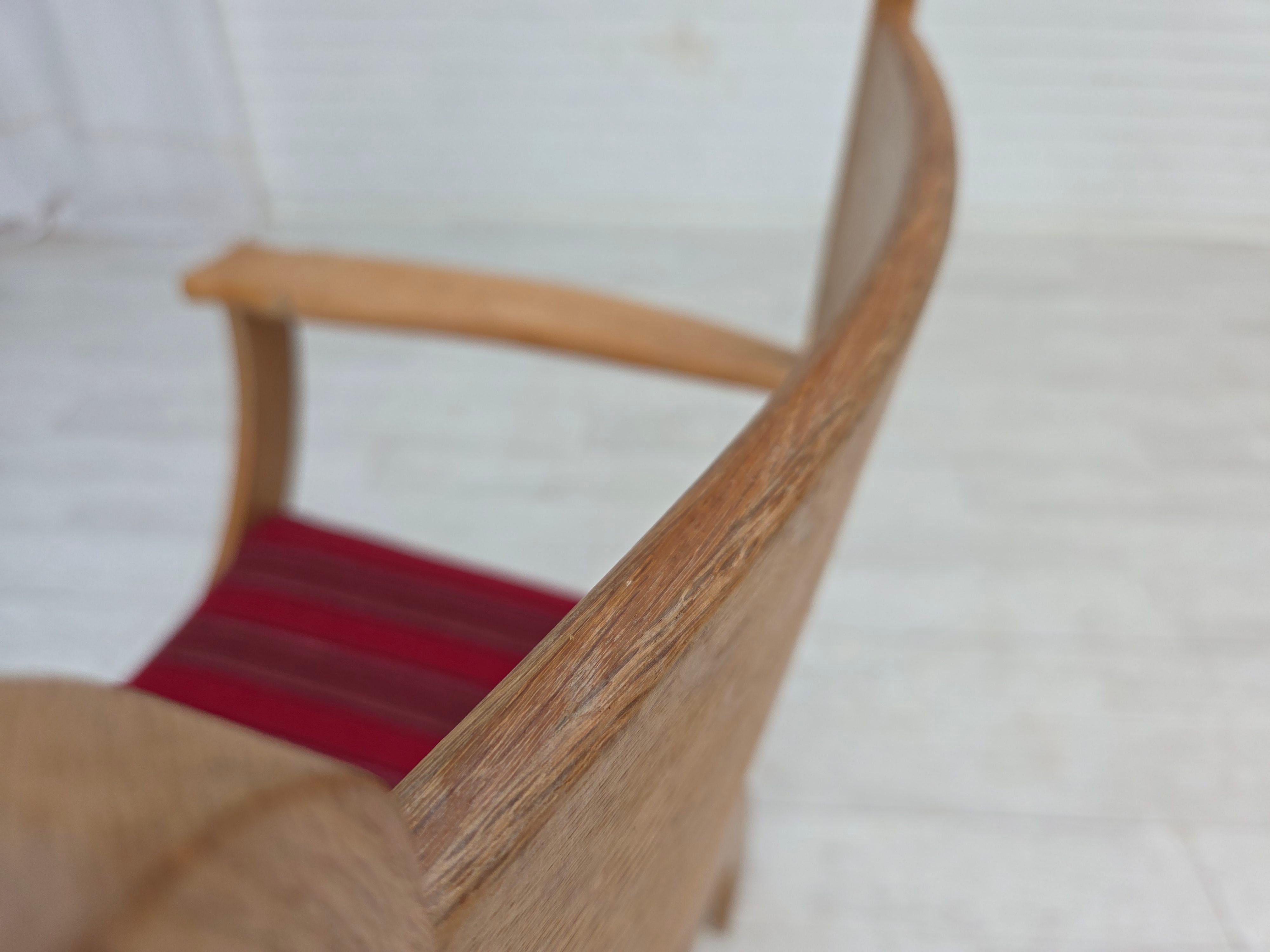 1970er, dänischer Sessel, original rote Möbelwolle, massives Eichenholz. im Angebot 11