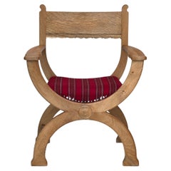 1970er, dänischer Sessel, original rote Möbelwolle, massives Eichenholz.