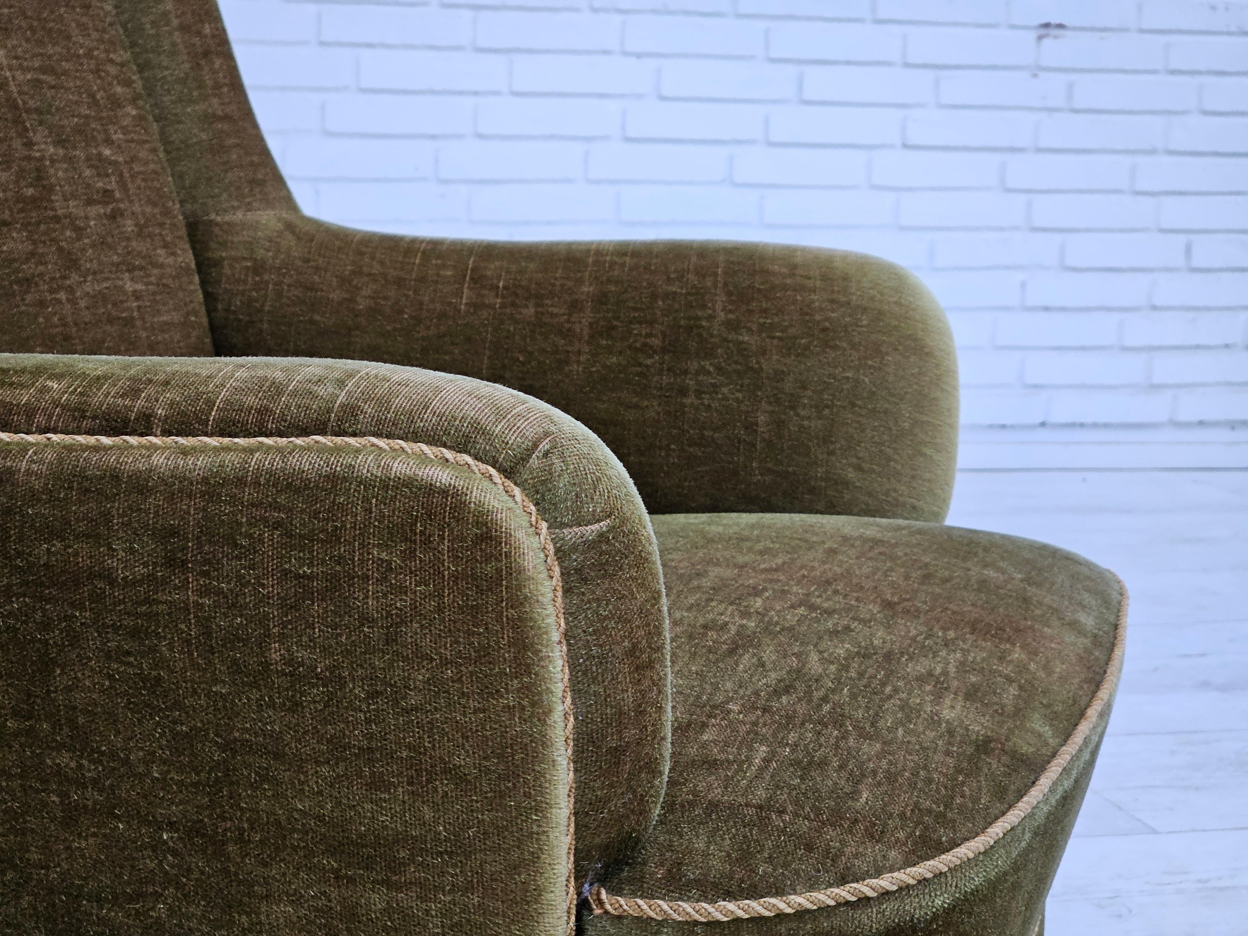1970s, Danish armchair, original upholstery, olive green velour. In Good Condition In Tarm, 82