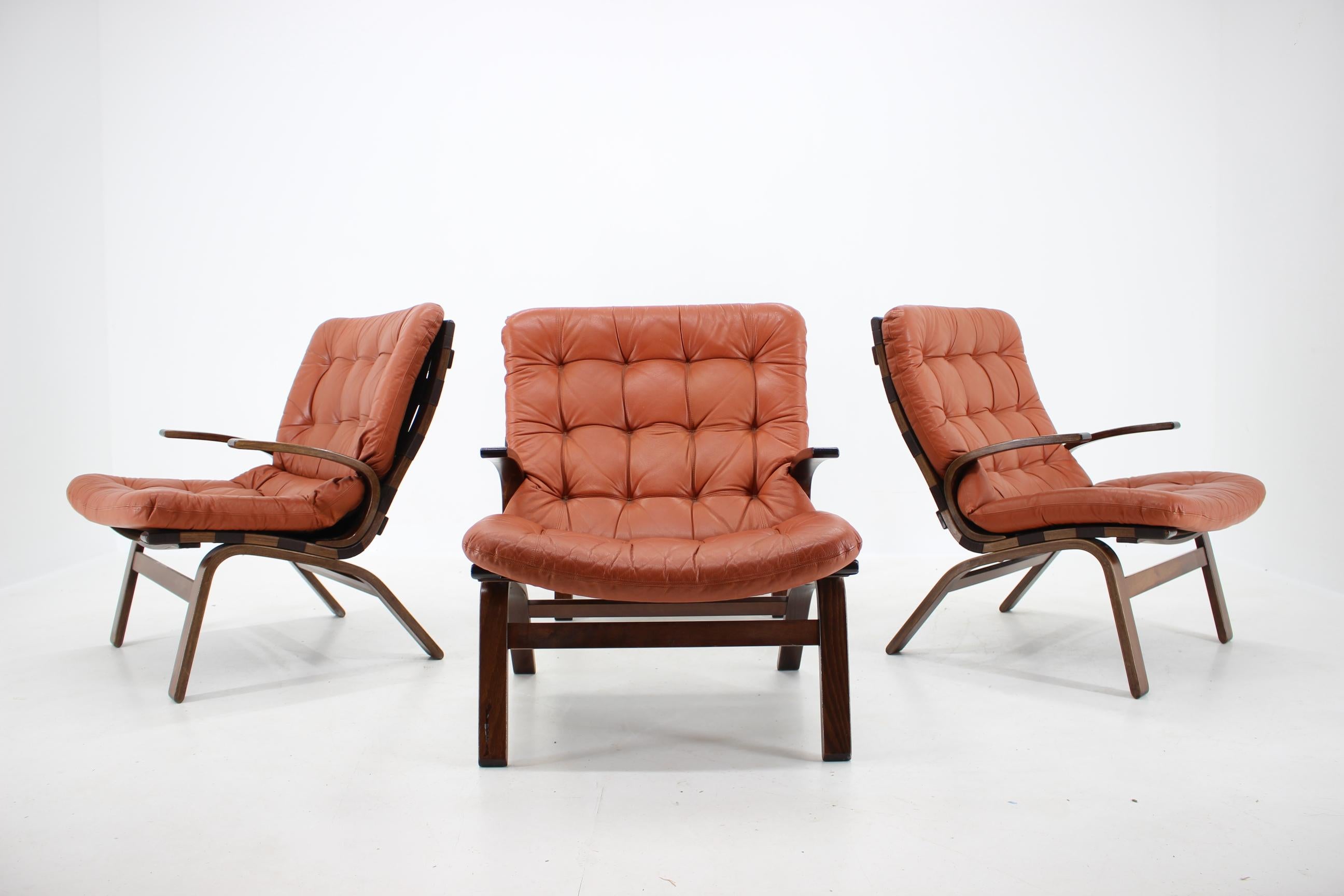 1970s Danish Bentwood Armchair in Red Leather, Set of 4 In Good Condition In Praha, CZ