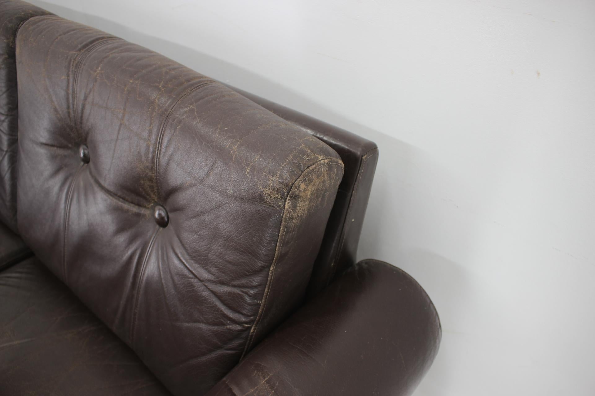 1970s Danish Brown Leather 2 Seater Sofa For Sale 14