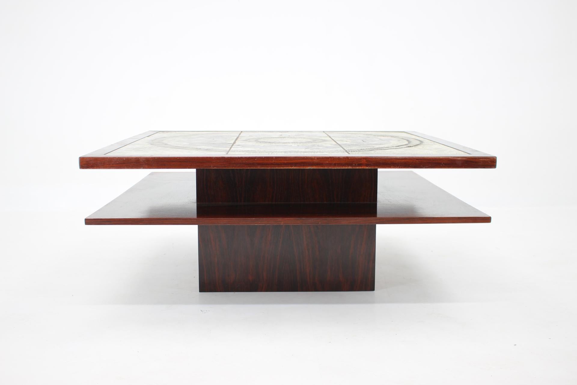 Mid-Century Modern Table basse en céramique danoise 