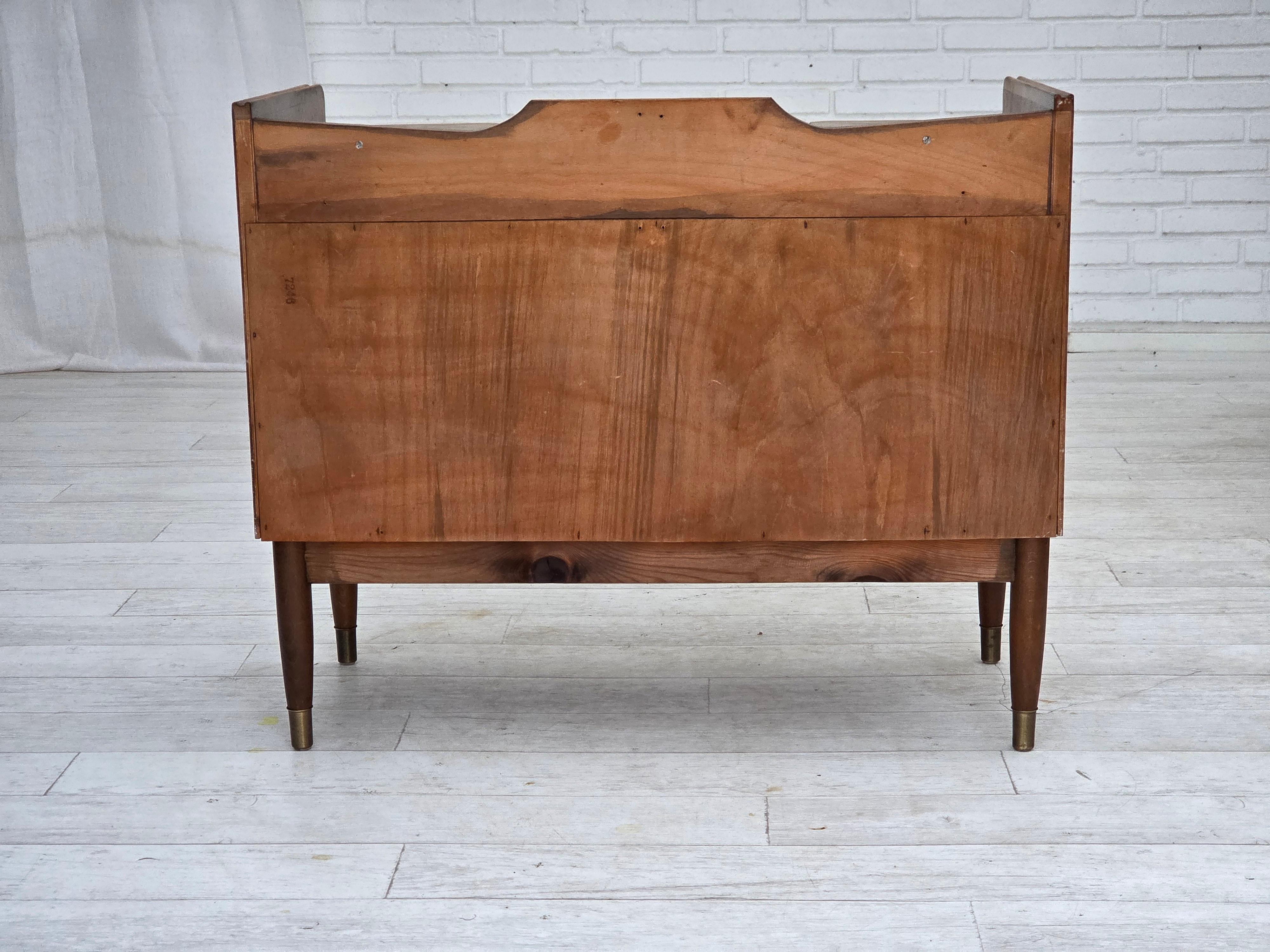 Cassettiera danese degli anni '70, in legno di faggio. in vendita 6