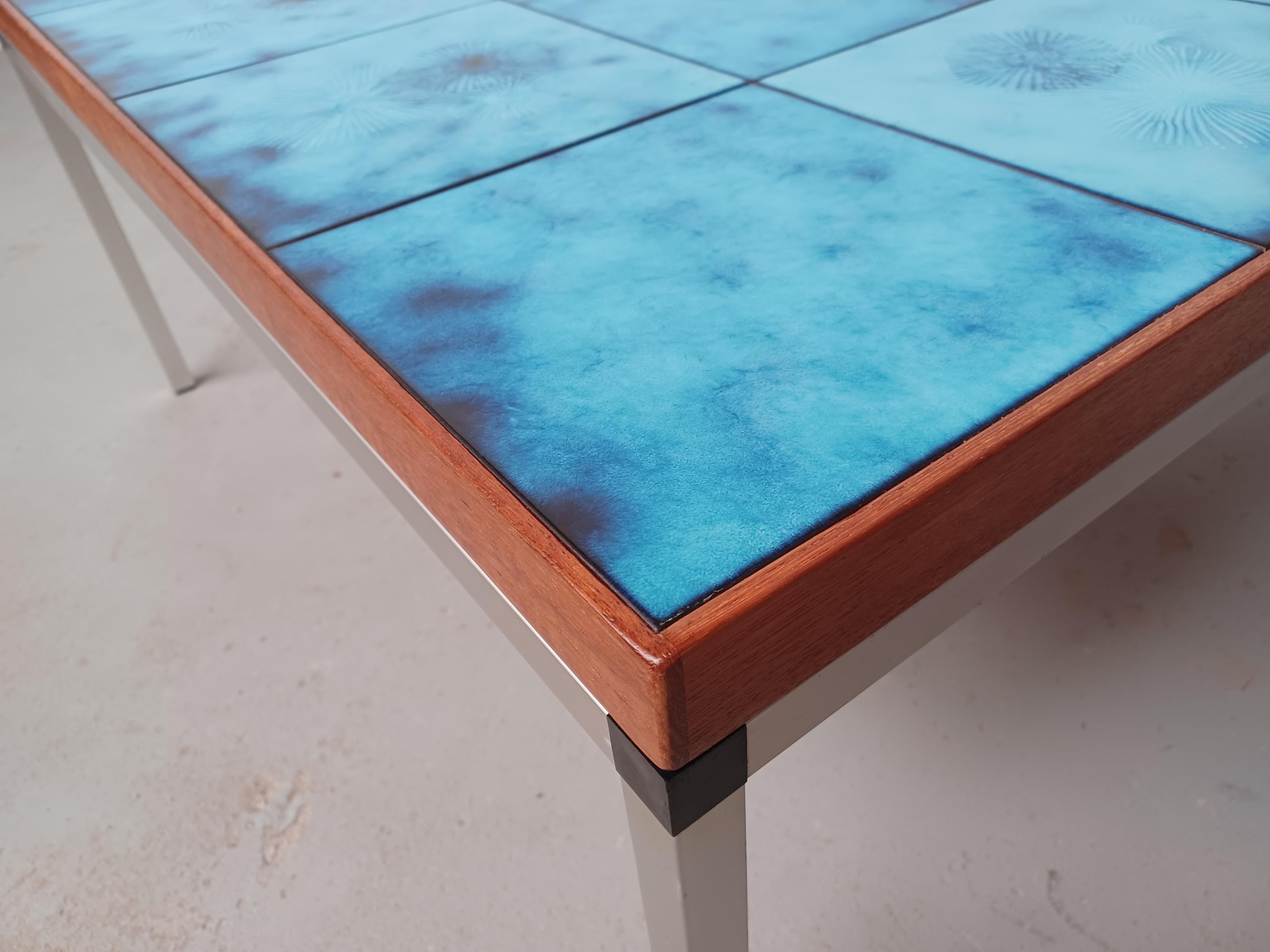Dänischer Couchtisch aus Aluminium, Teakholz und Keramikfliesen von Decoratet aus den 1970er Jahren im Angebot 2