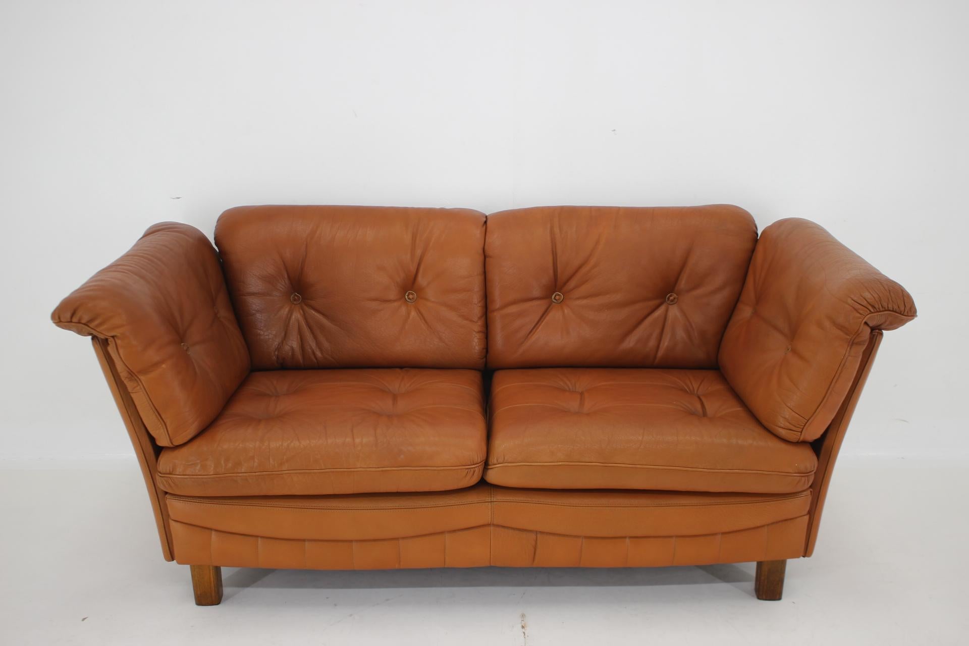Mid-Century Modern 1970s Danish Cognac Leather 2 Seater Sofa For Sale