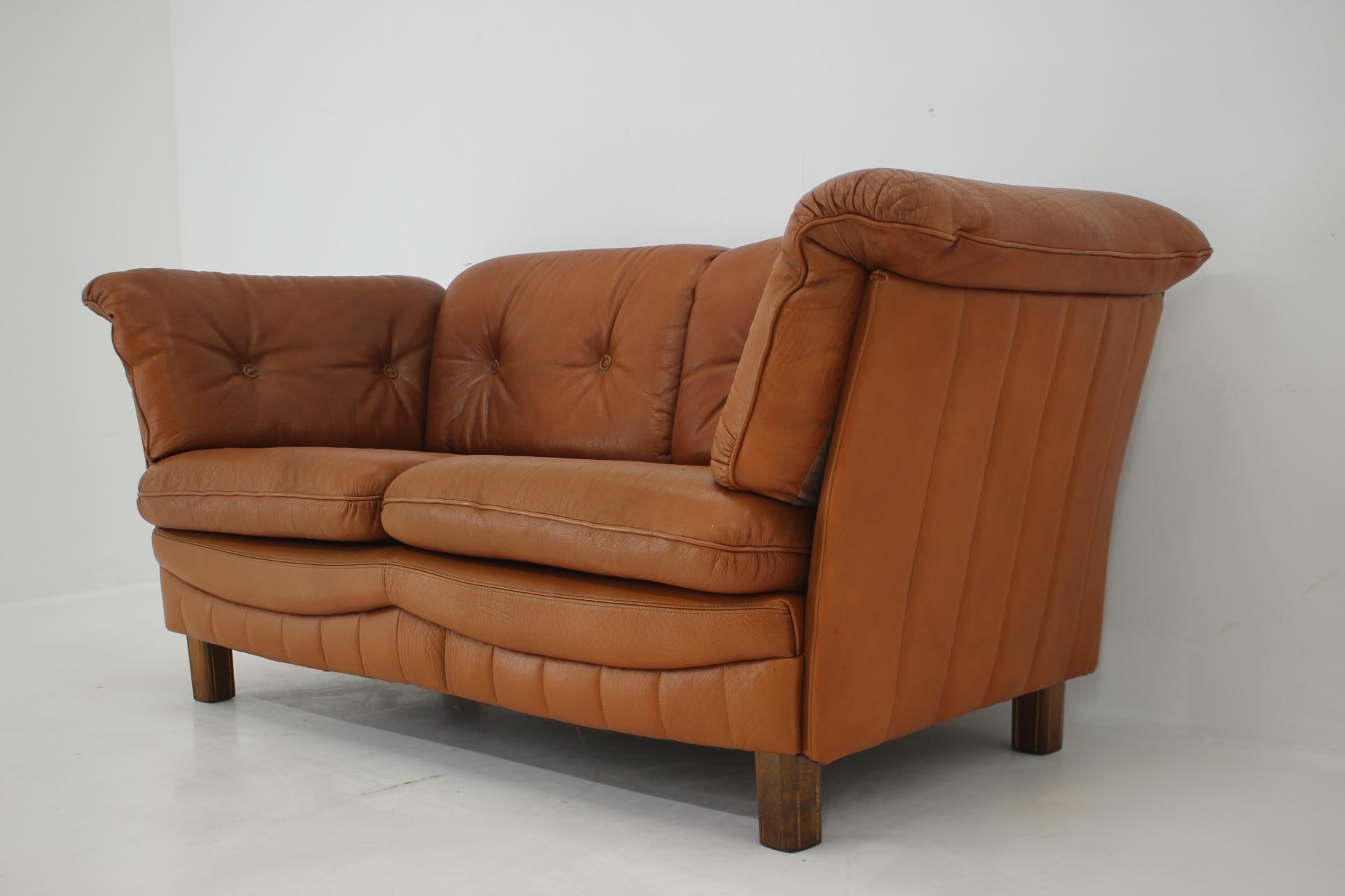 Late 20th Century 1970s Danish Cognac Leather 2 Seater Sofa For Sale