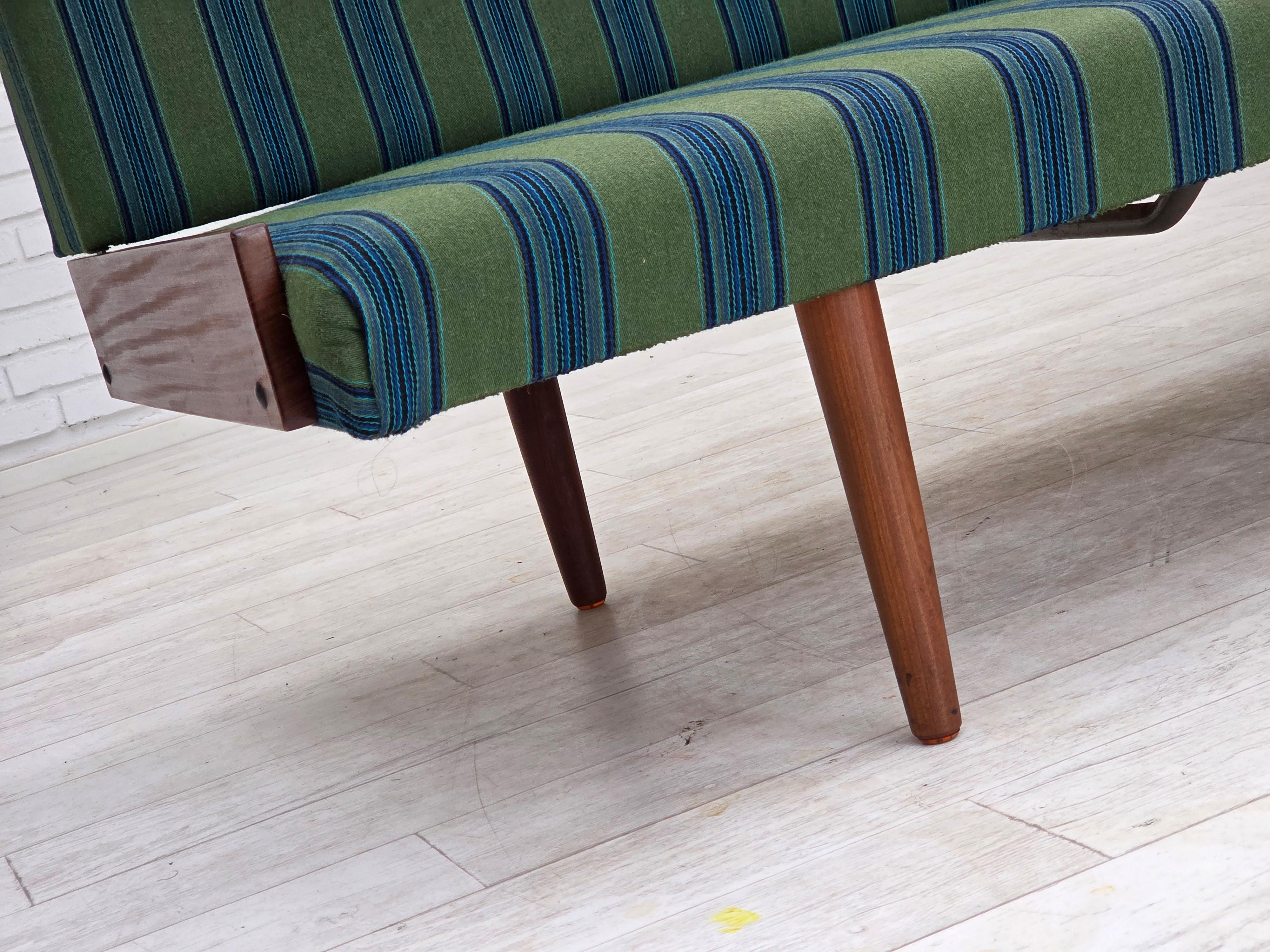 1970s, Danish daybed, furniture wool, solid teak wood, original condition. For Sale 6