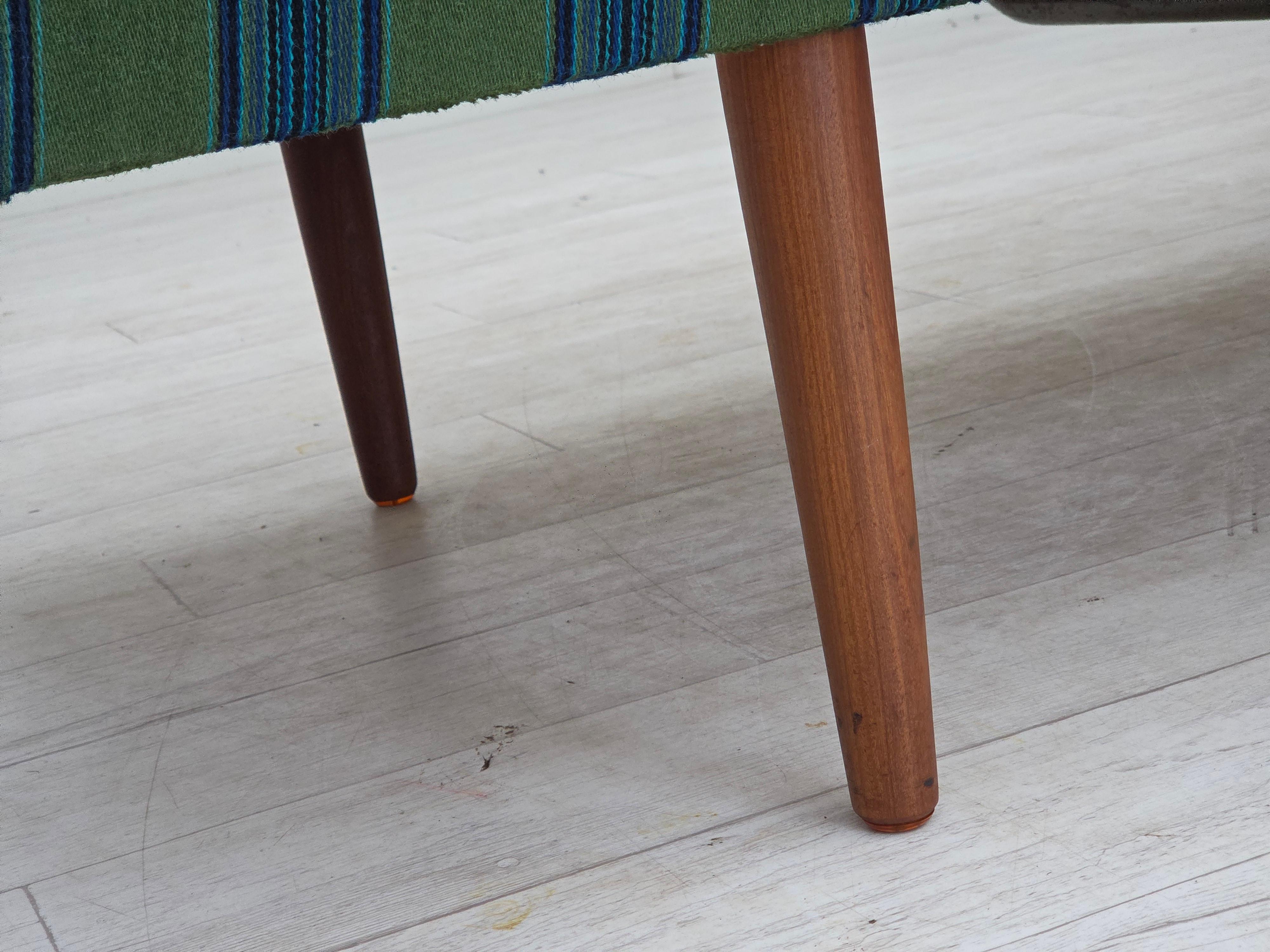1970s, Danish daybed, furniture wool, solid teak wood, original condition. For Sale 7