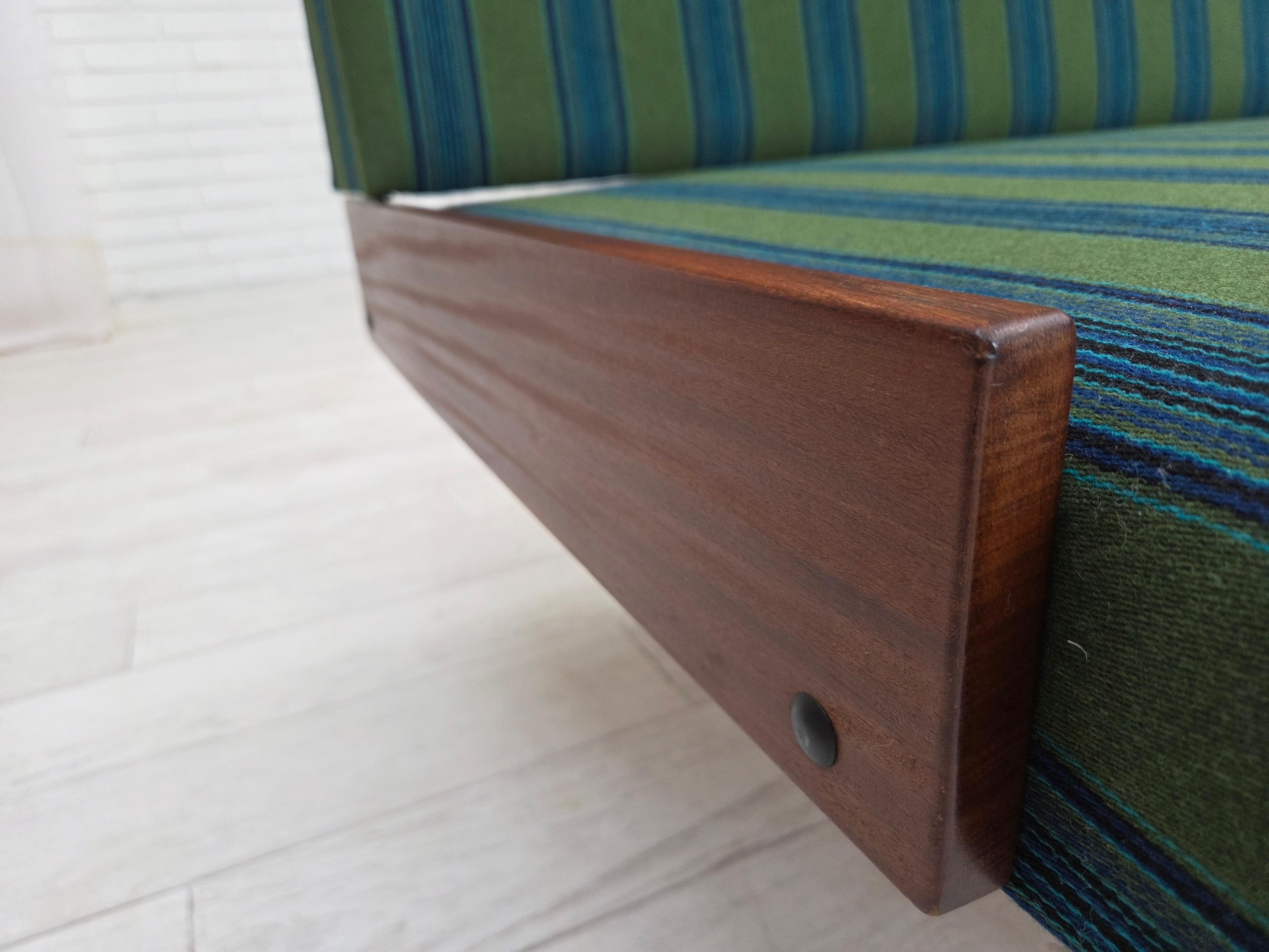 1970s, Danish daybed, furniture wool, solid teak wood, original condition. For Sale 8