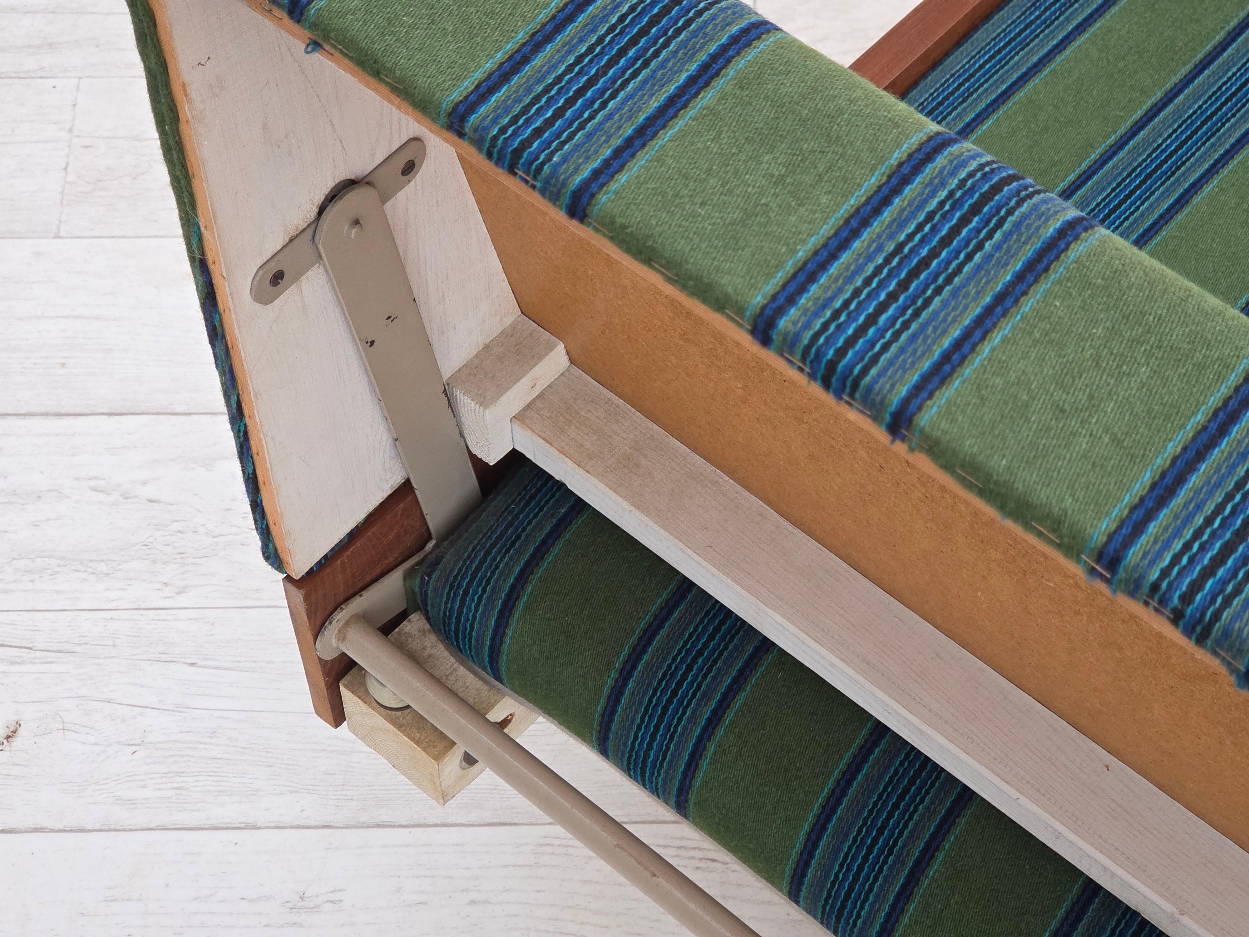 1970s, Danish daybed, furniture wool, solid teak wood, original condition. For Sale 13