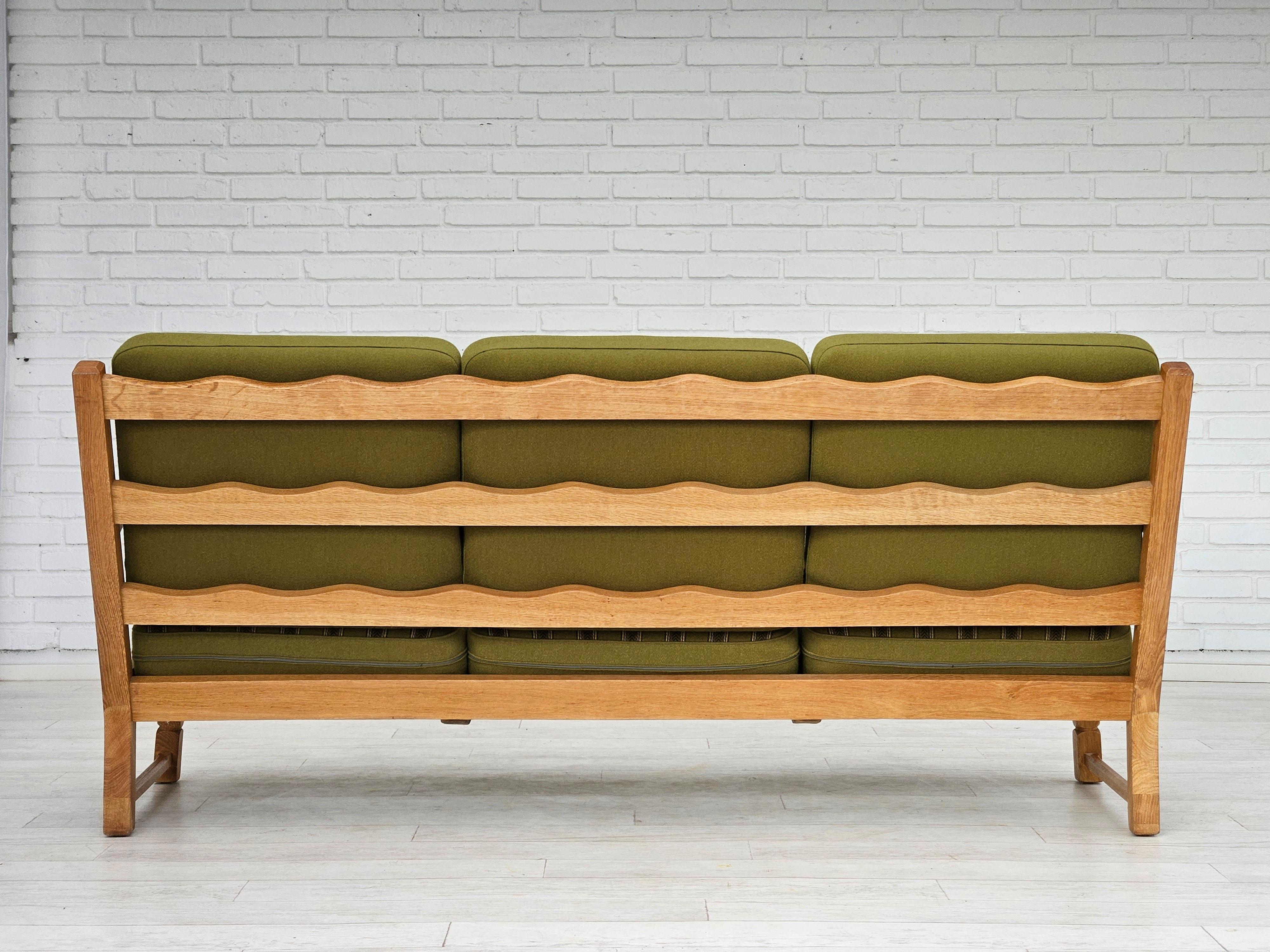 Wool 1970s, Danish design, 3 seater sofa, original condition, solid oak wood, furni For Sale