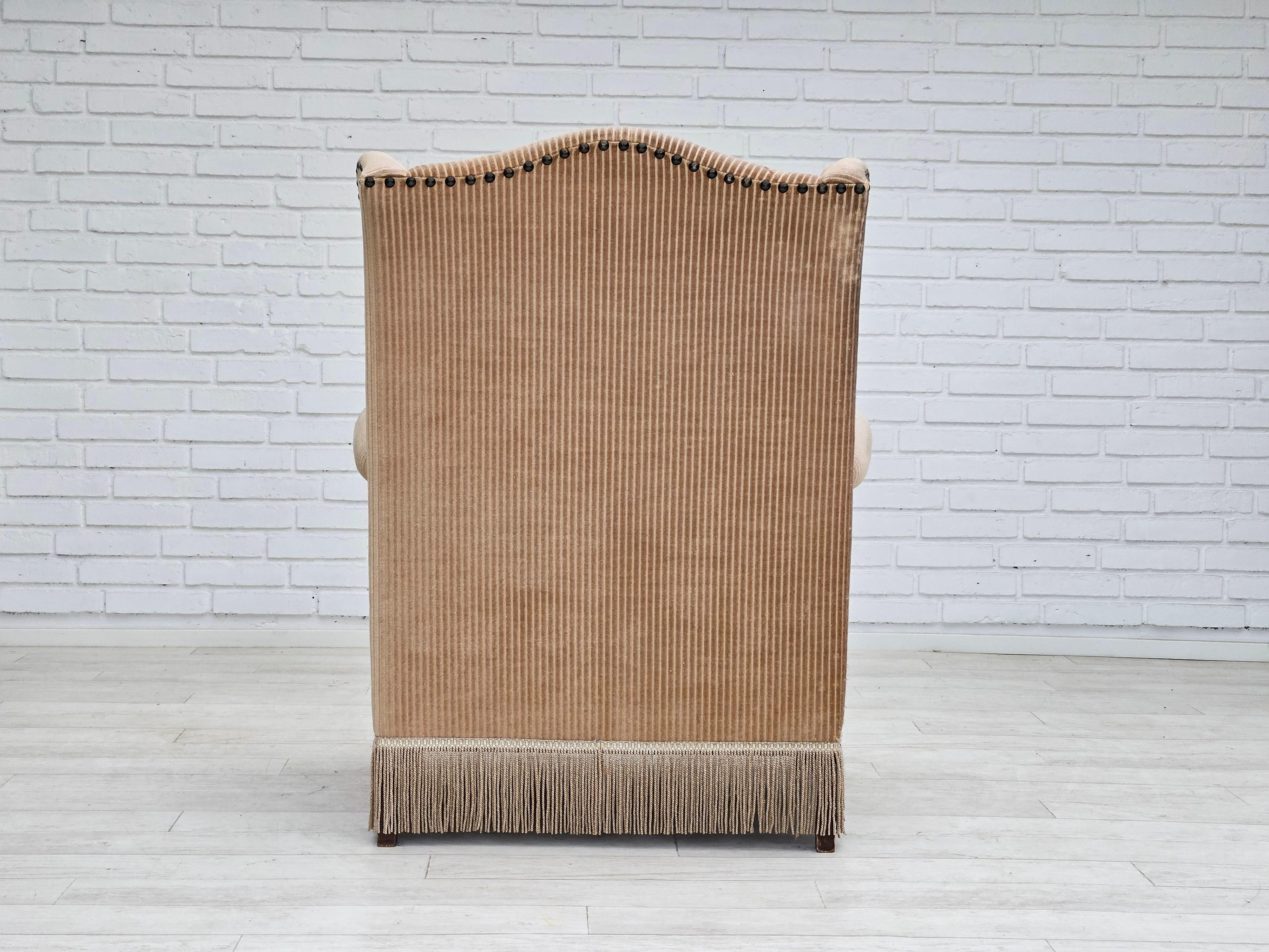 1970s, Danish design, armchair in corduroy, ash wood, original condition. For Sale 1