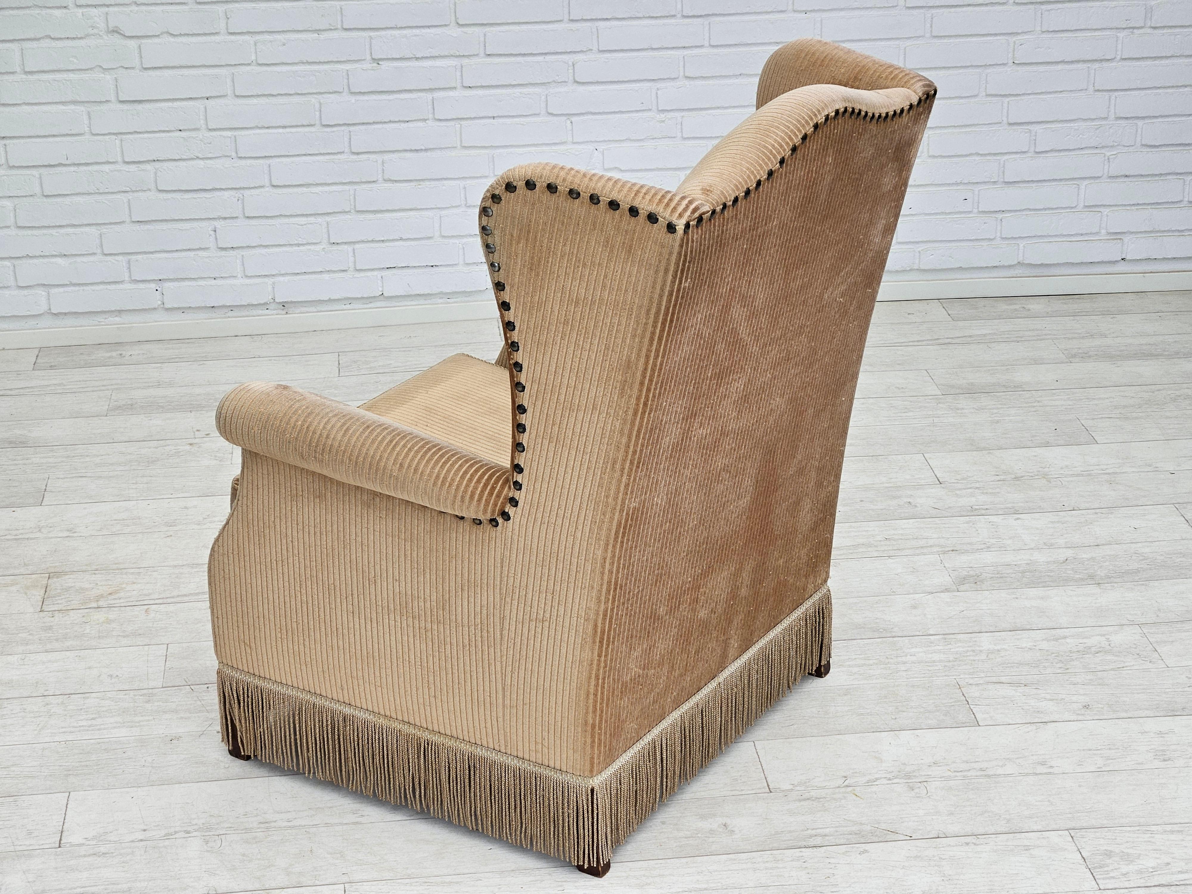 1970s, Danish design, armchair in corduroy, ash wood, original condition. For Sale 2