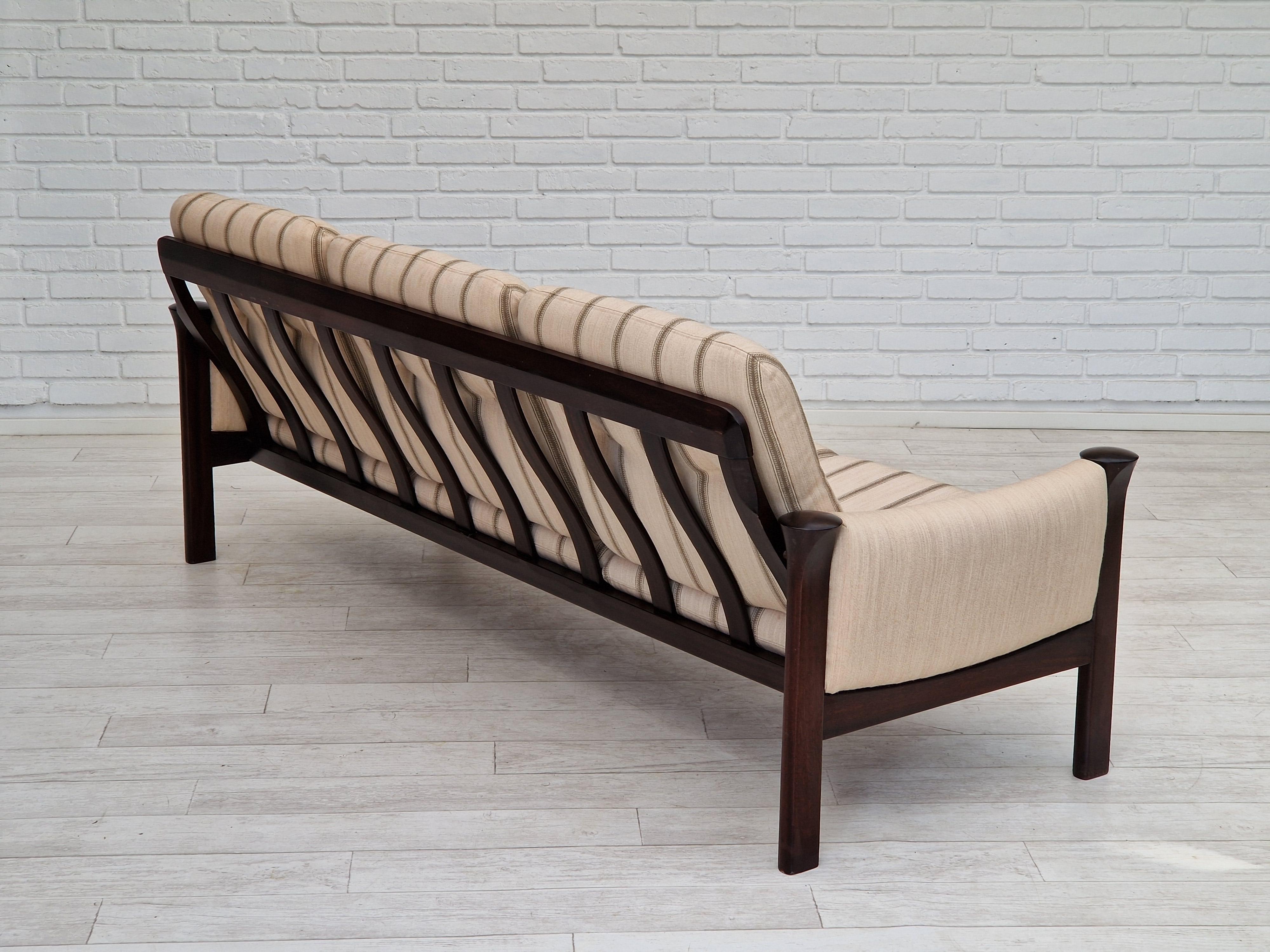 1970er Jahre, dänisches Design von Arne Vodder für Cado Denmark, 3-sitziges Sofa. im Angebot 5