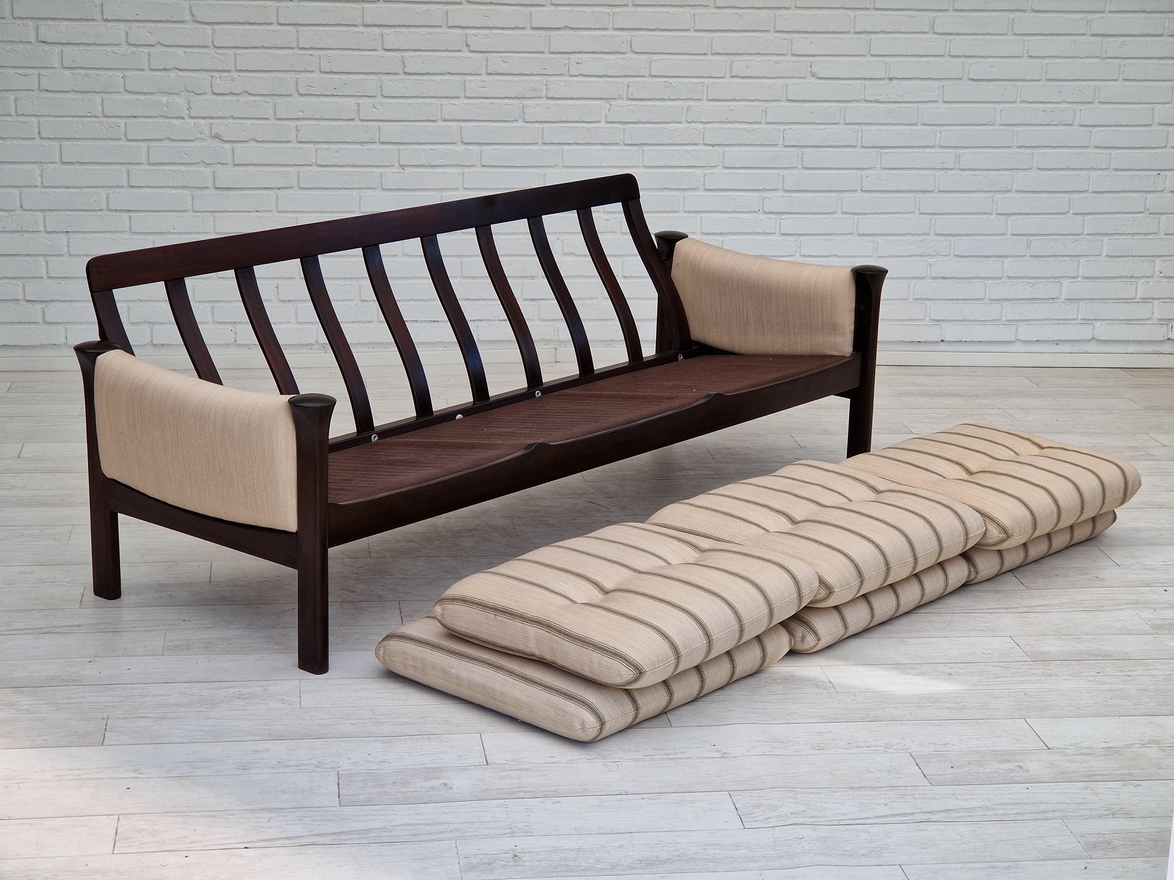 1970er Jahre, dänisches Design von Arne Vodder für Cado Denmark, 3-sitziges Sofa. im Angebot 8