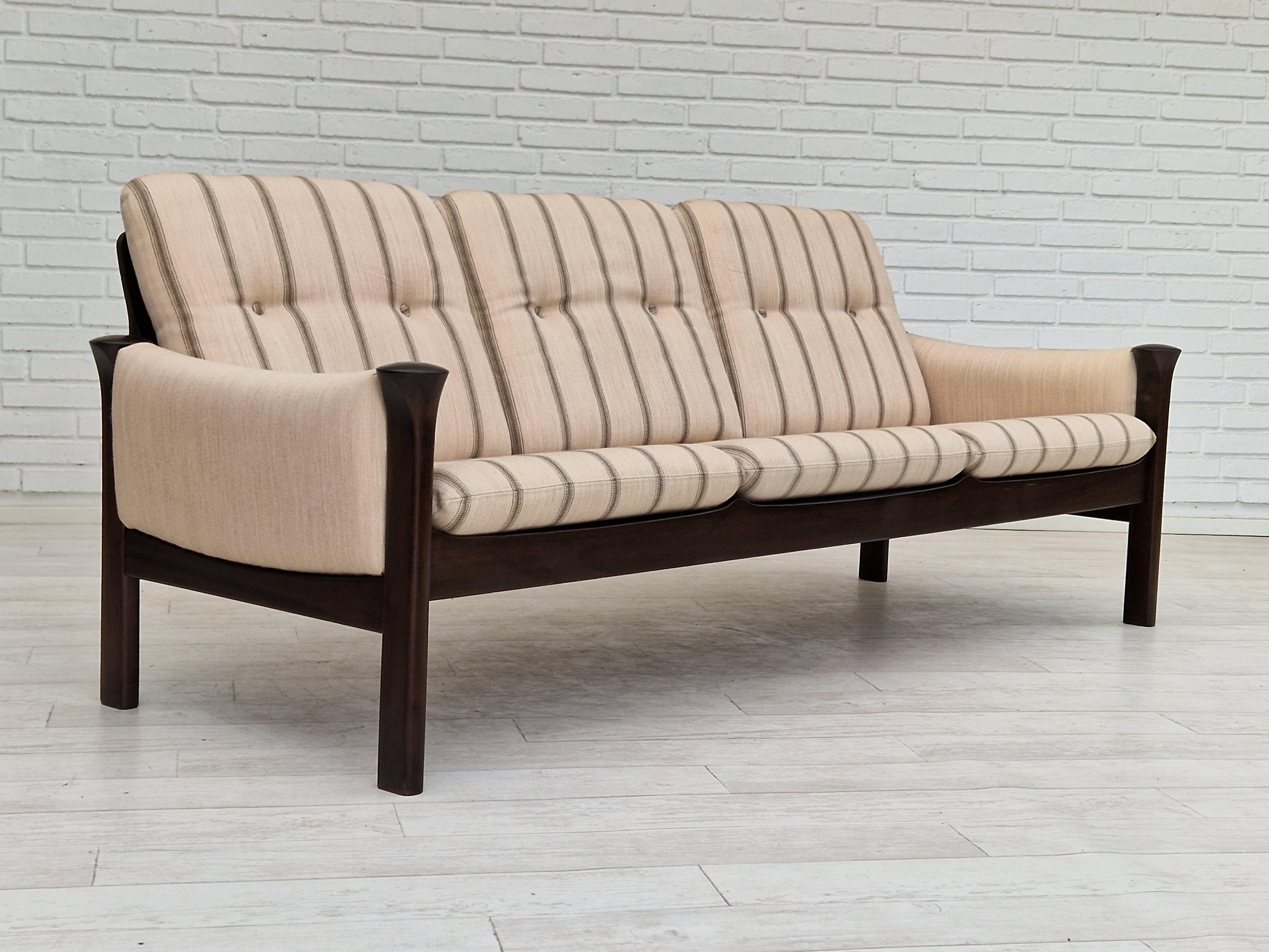 1970er Jahre, dänisches Design von Arne Vodder für Cado Denmark, 3-sitziges Sofa. im Angebot 12