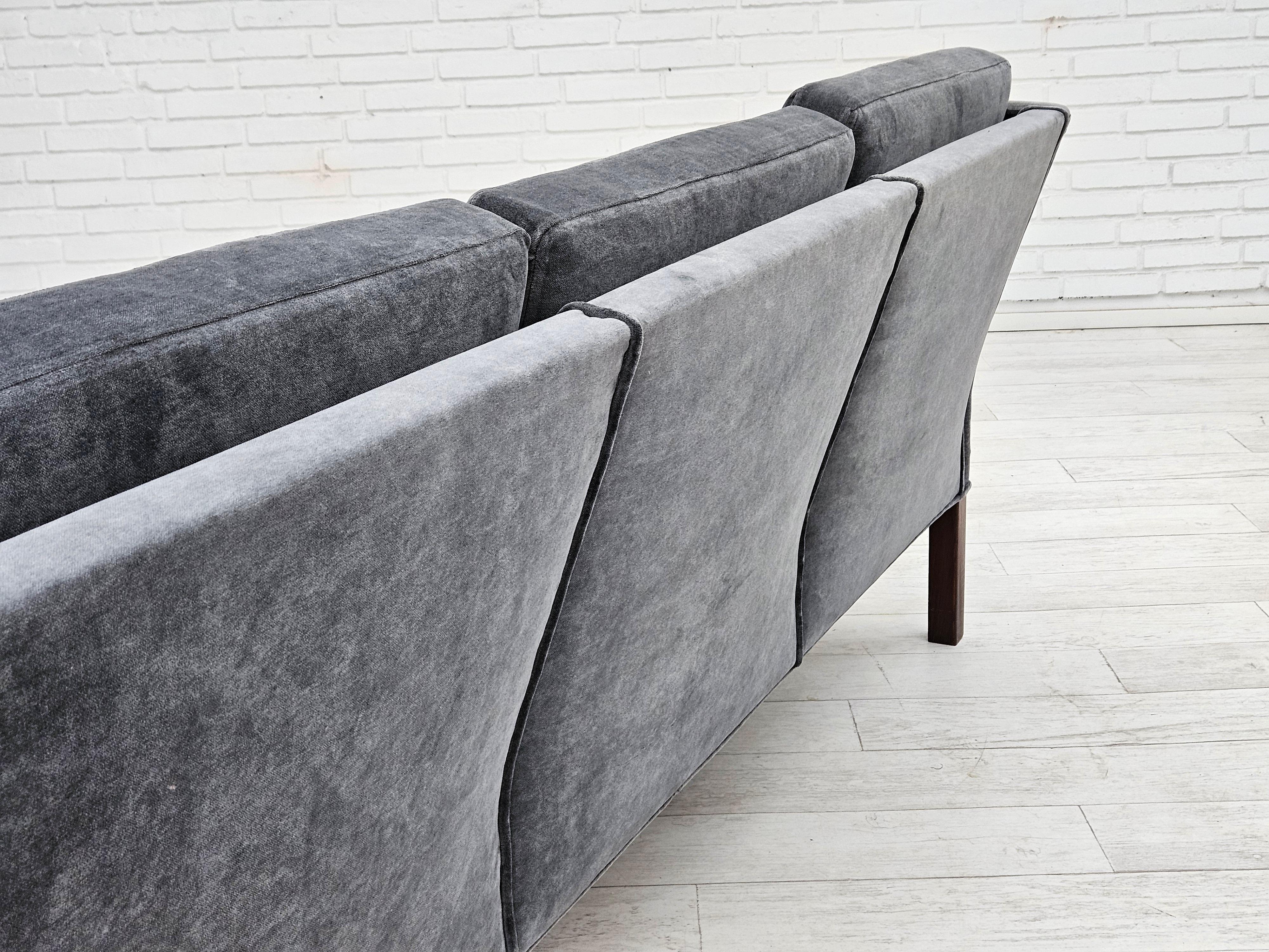 1970er Jahre, dänisches Design von Børge Mogensen, 3-sitziges Sofa Modell 2523, restauriert. im Angebot 7