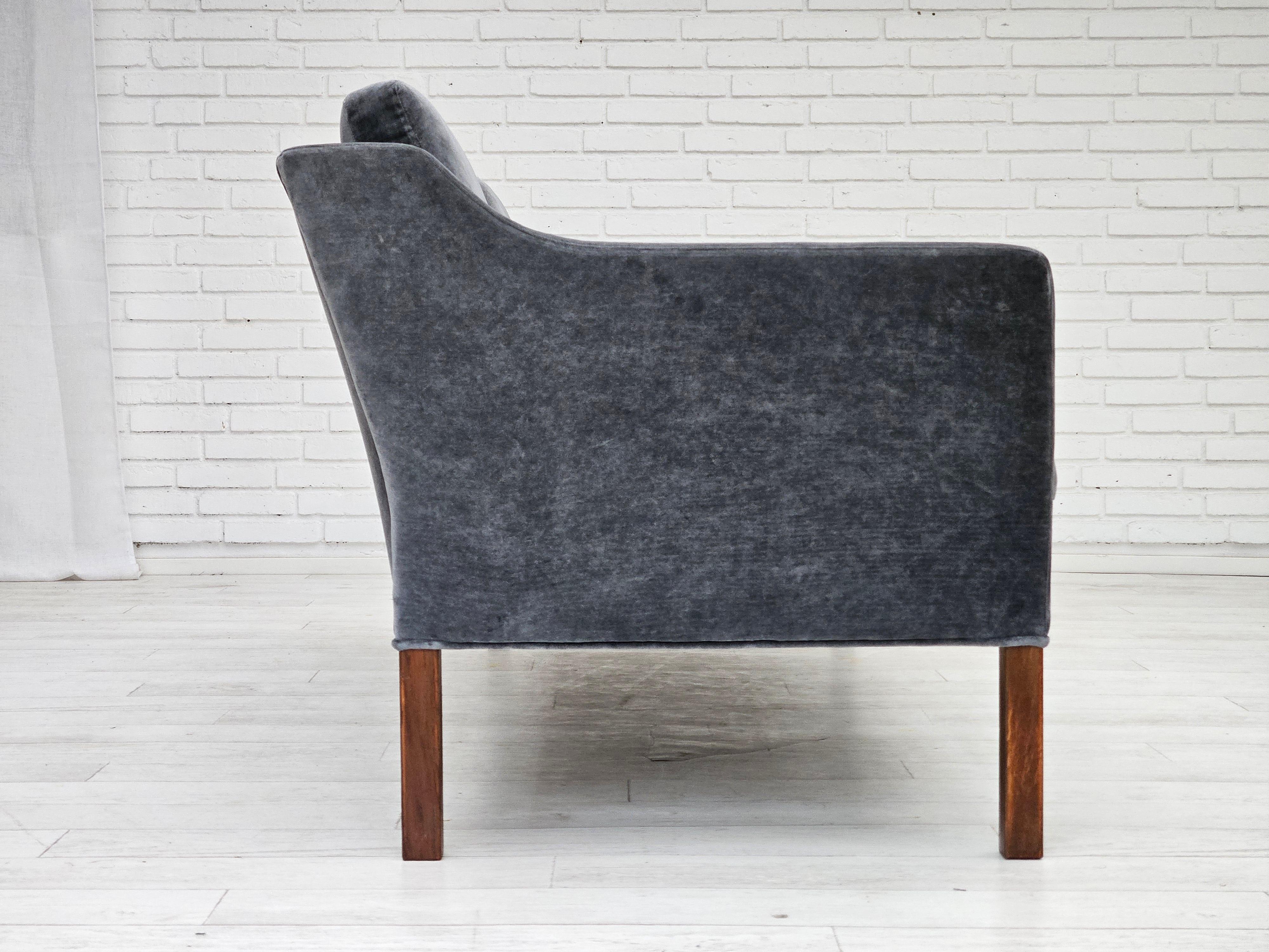 1970er Jahre, dänisches Design von Børge Mogensen, 3-sitziges Sofa Modell 2523, restauriert. (Skandinavische Moderne) im Angebot