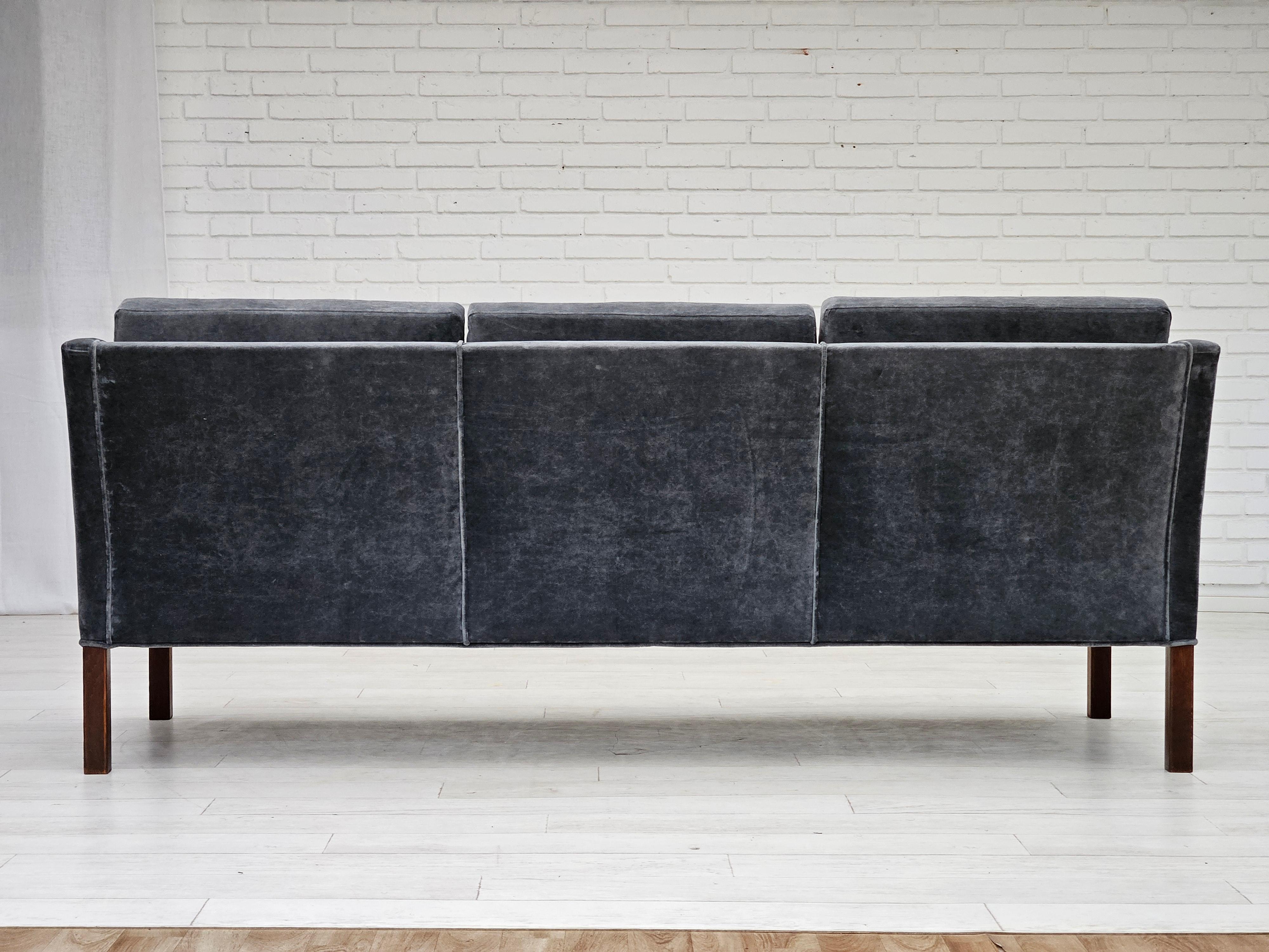 1970er Jahre, dänisches Design von Børge Mogensen, 3-sitziges Sofa Modell 2523, restauriert. (Ende des 20. Jahrhunderts) im Angebot