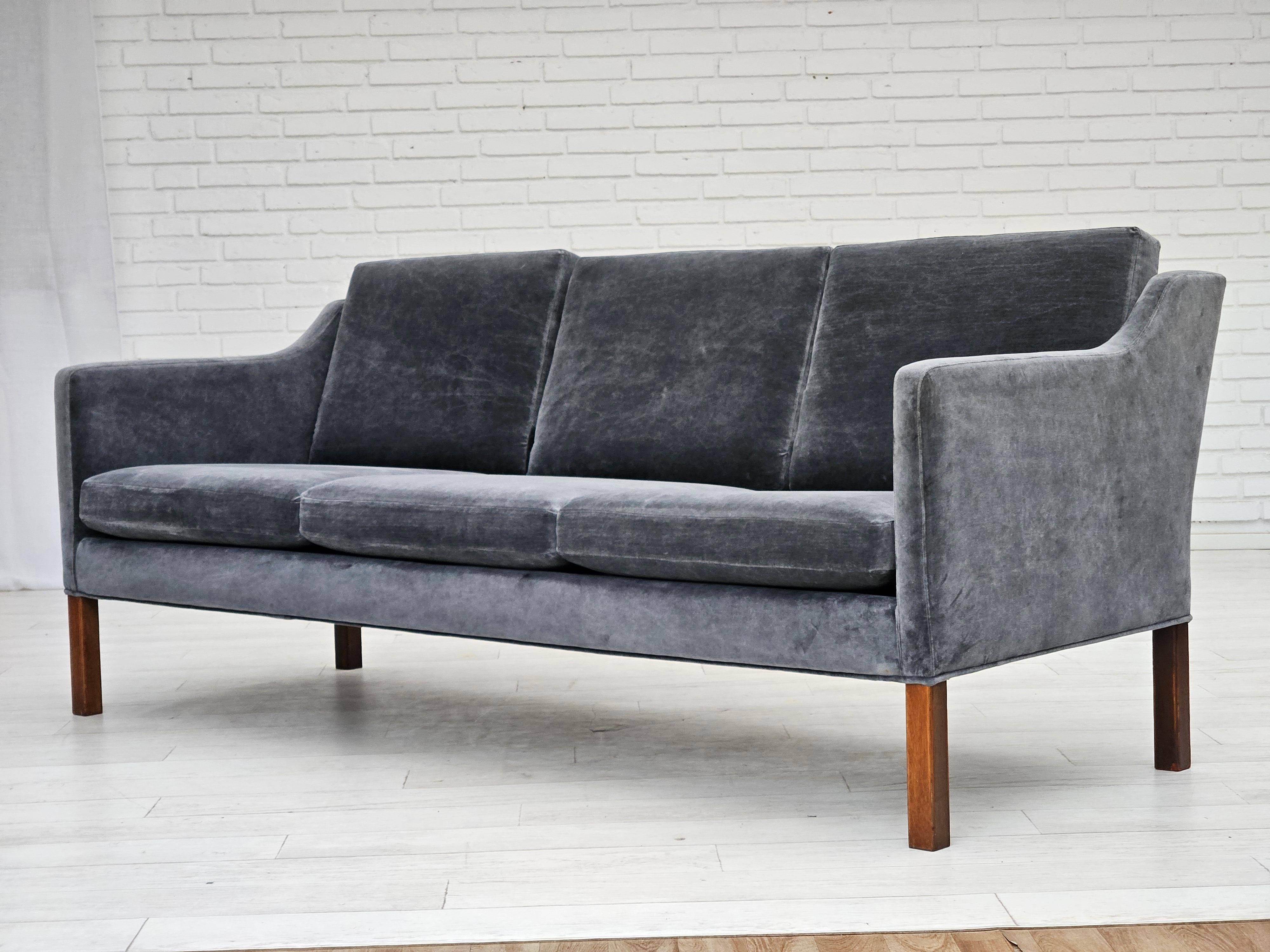 1970er Jahre, dänisches Design von Børge Mogensen, 3-sitziges Sofa Modell 2523, restauriert. im Angebot 2