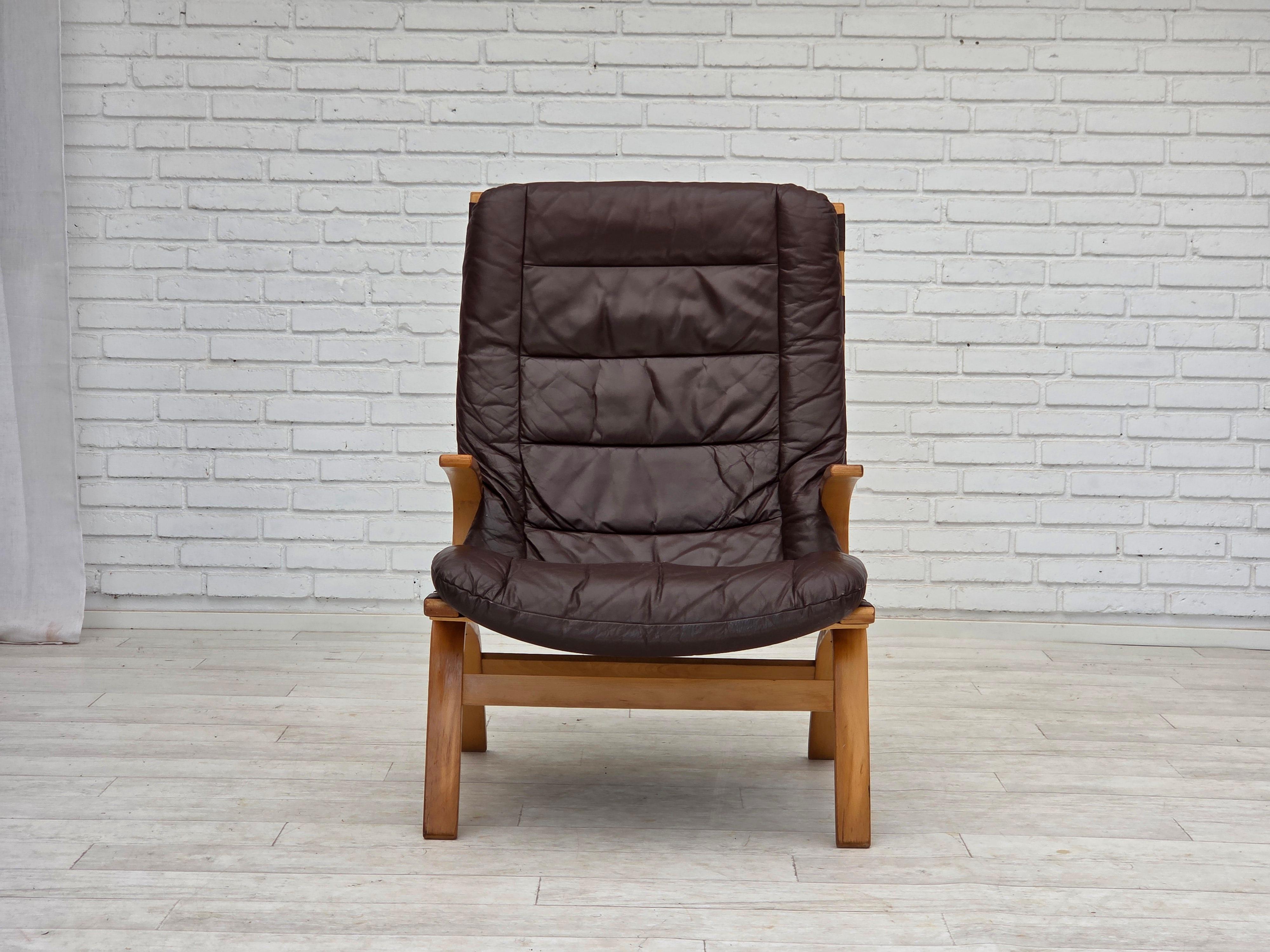 1970s, Danish design by Farstrup, set of 2 armchairs, furniture leather. For Sale 8