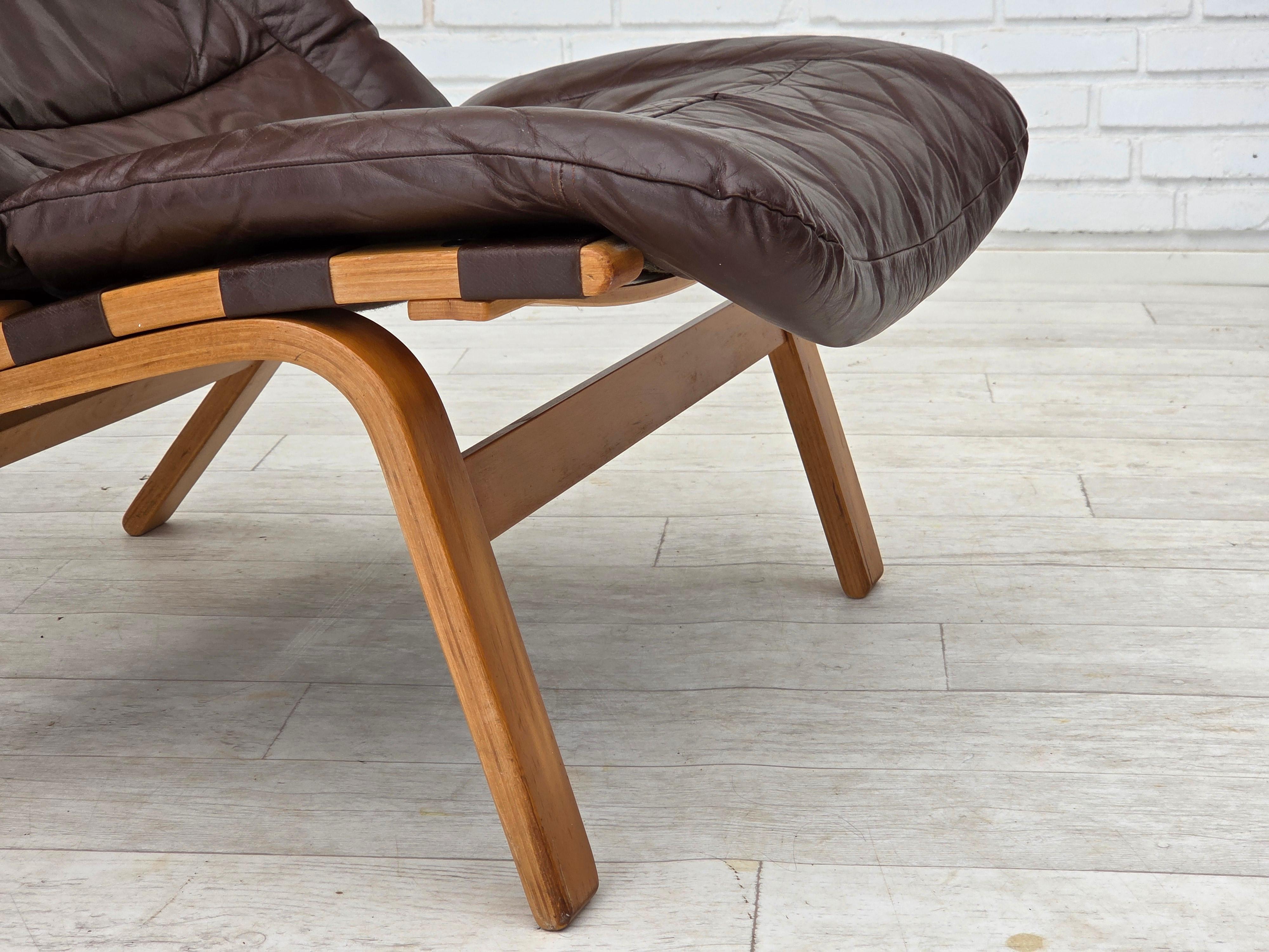 1970s, Danish design by Farstrup, set of 2 armchairs, furniture leather. For Sale 2