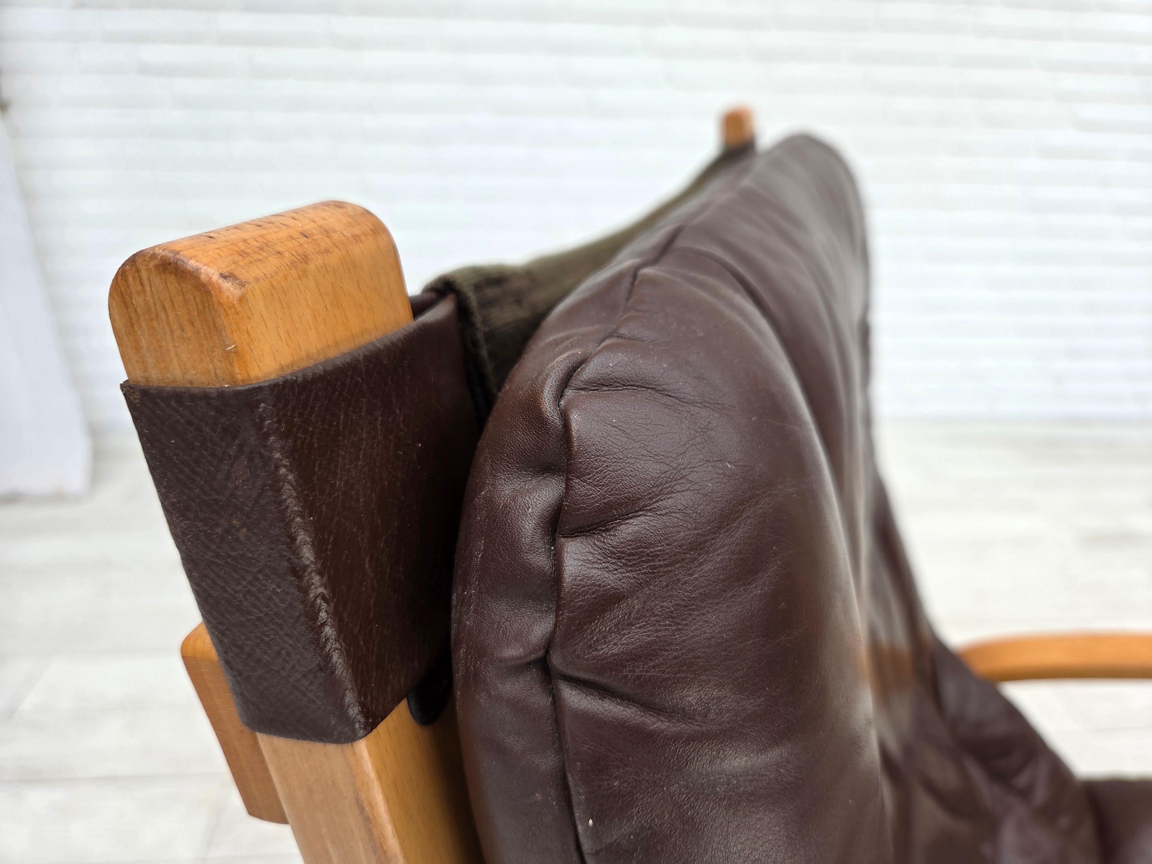 1970s, Danish design by Farstrup, set of 2 armchairs, furniture leather. For Sale 3