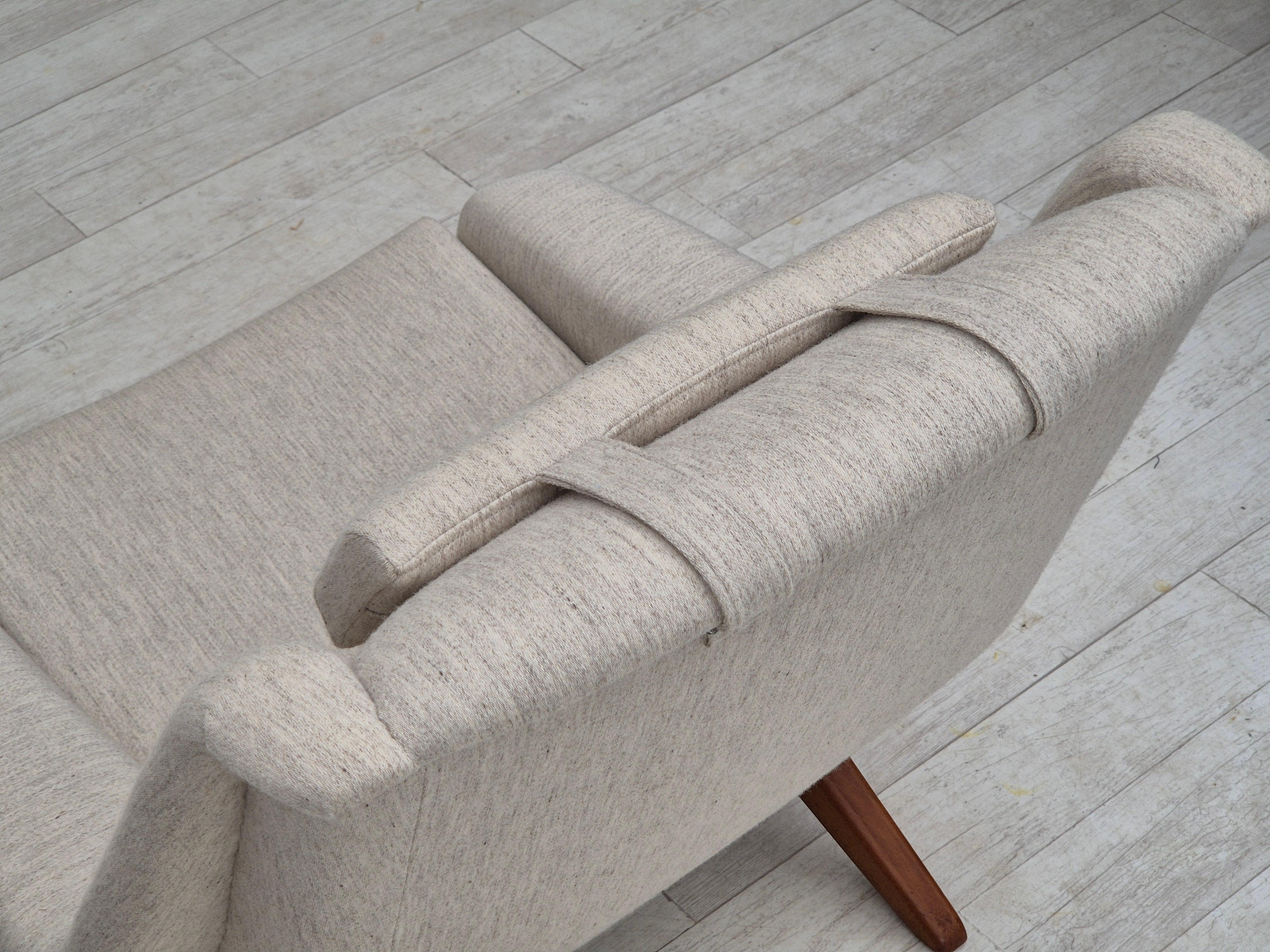 1970s, Danish design by Folke Ohlsson, chair model 4410 for Fritz Hansen, wool. 4