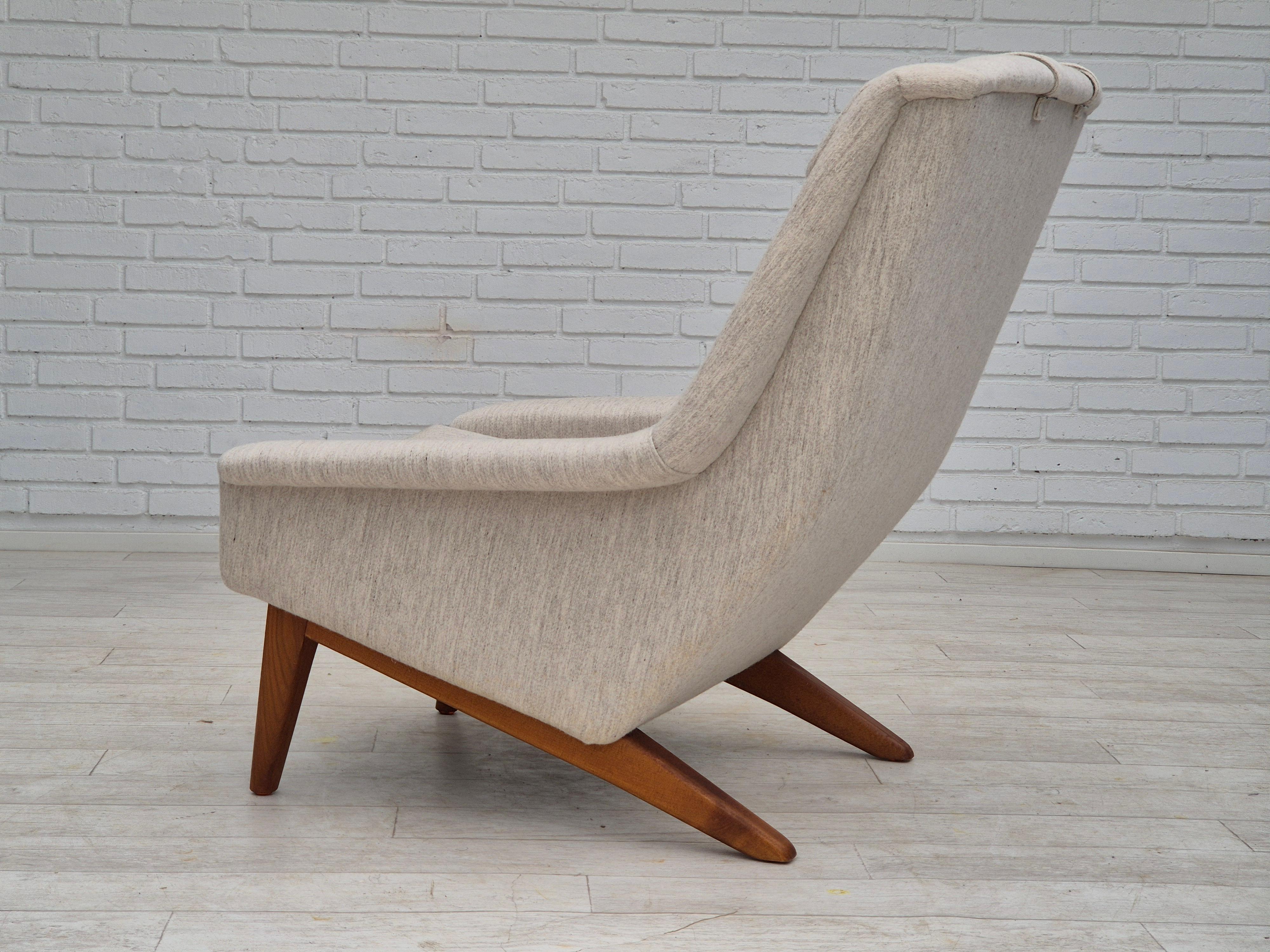 1970s, Danish design by Folke Ohlsson, chair model 4410 for Fritz Hansen, wool. 5