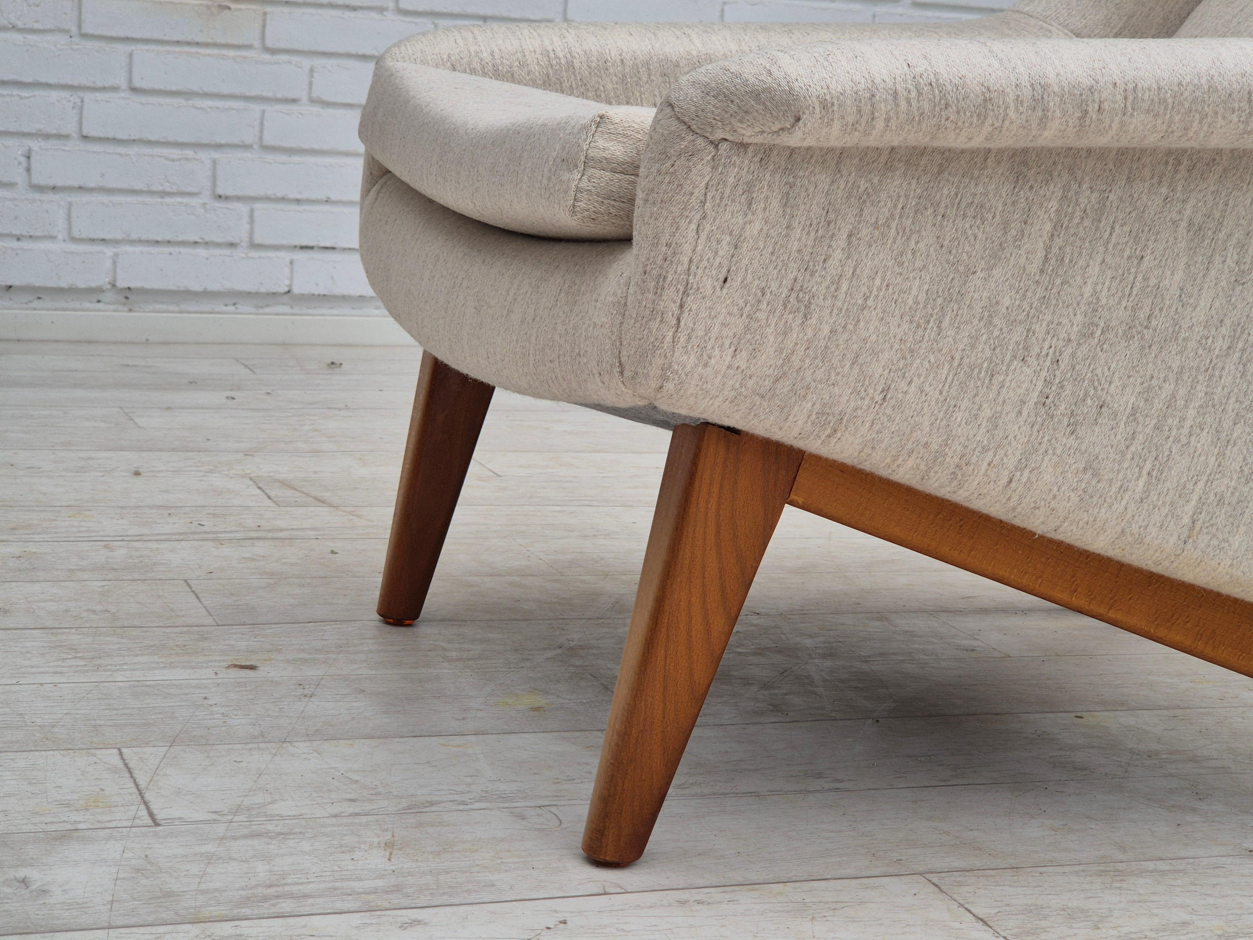 1970s, Danish design by Folke Ohlsson, chair model 4410 for Fritz Hansen, wool. 6
