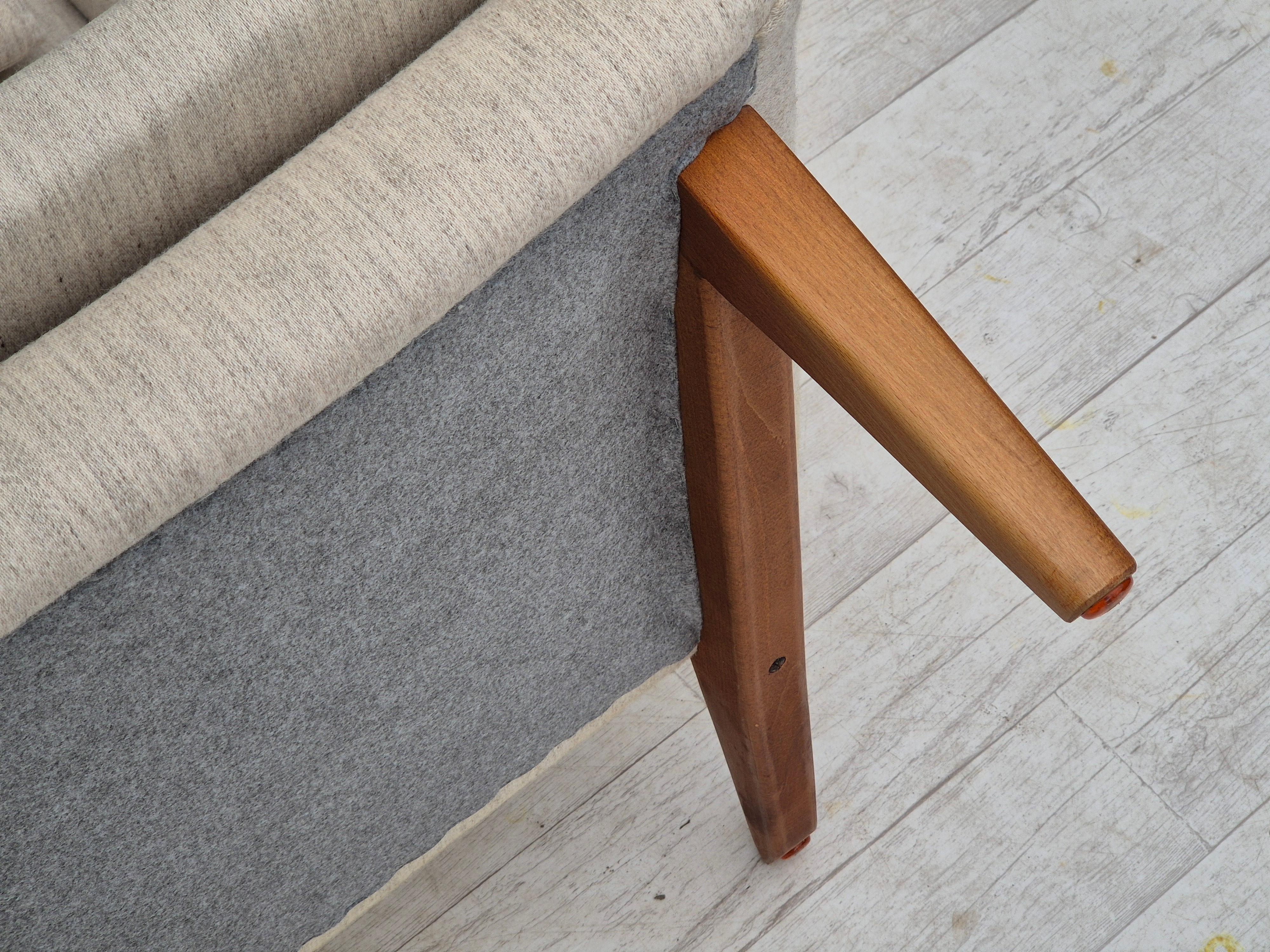 1970s, Danish design by Folke Ohlsson, chair model 4410 for Fritz Hansen, wool. 11
